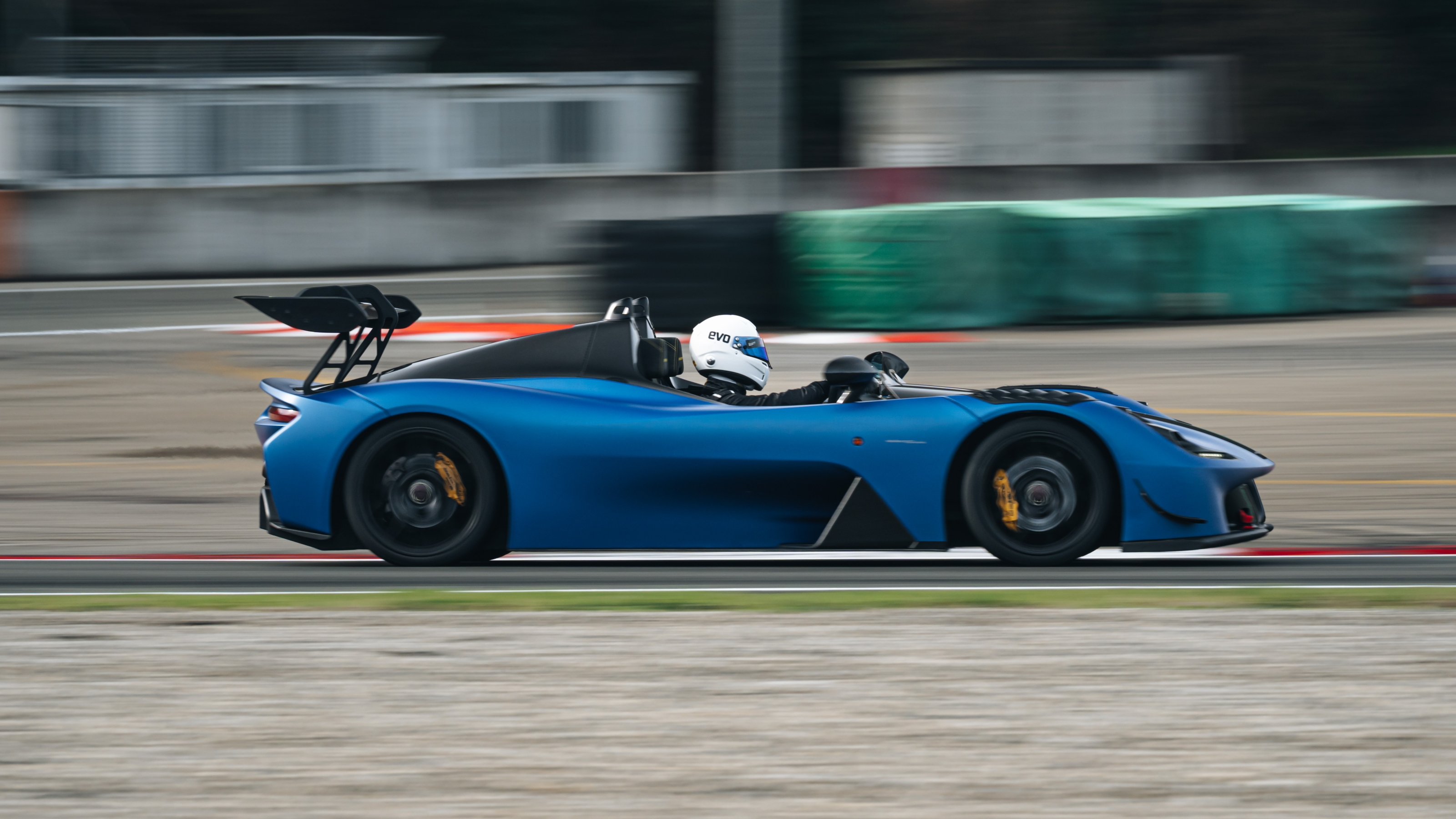 Dallara Stradale side