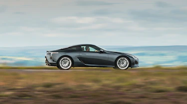 Lexus LC500 – side