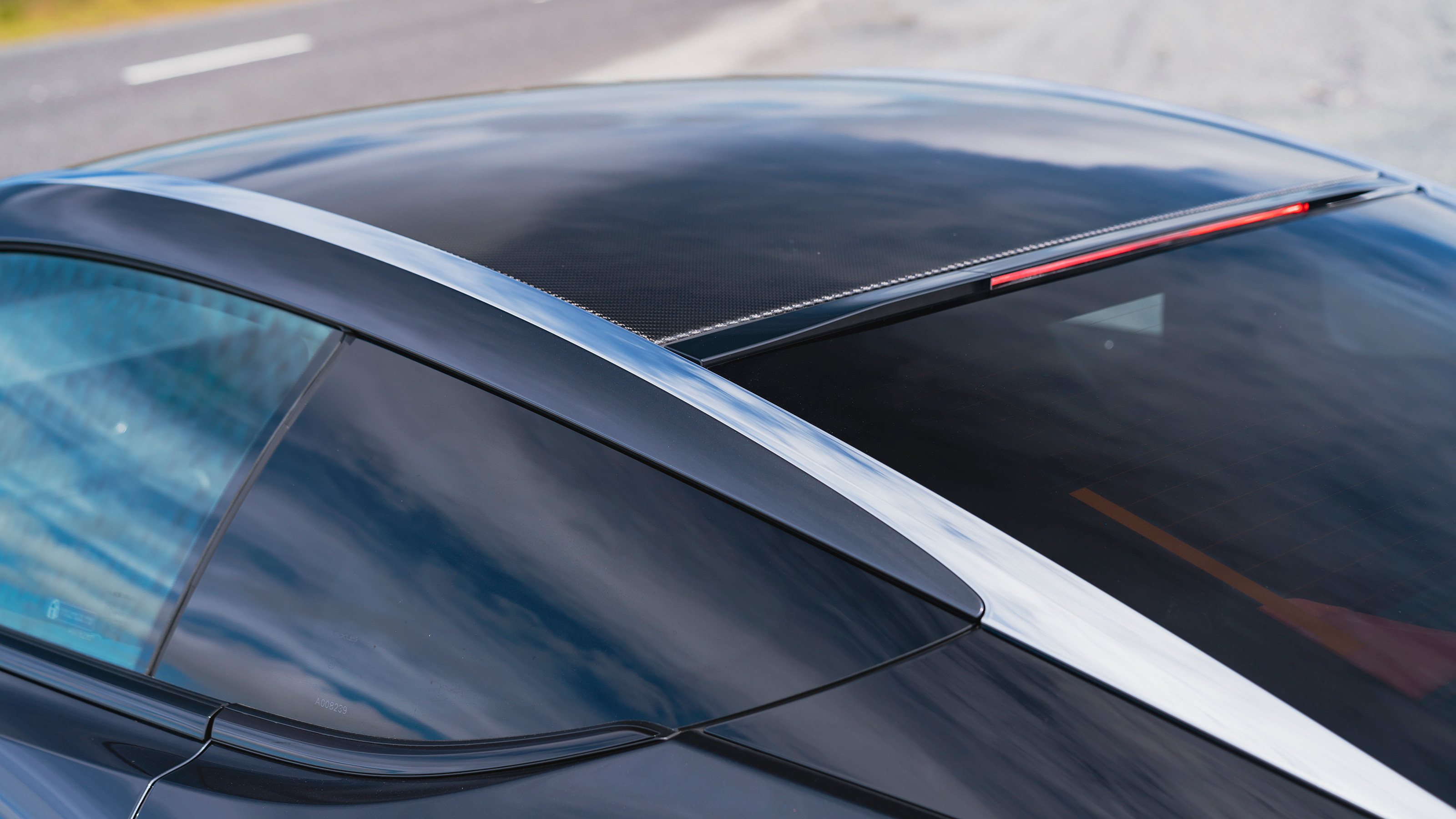 Lexus LC500 – roof