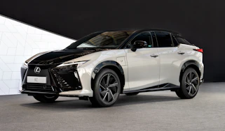 Lexus RZ550e front
