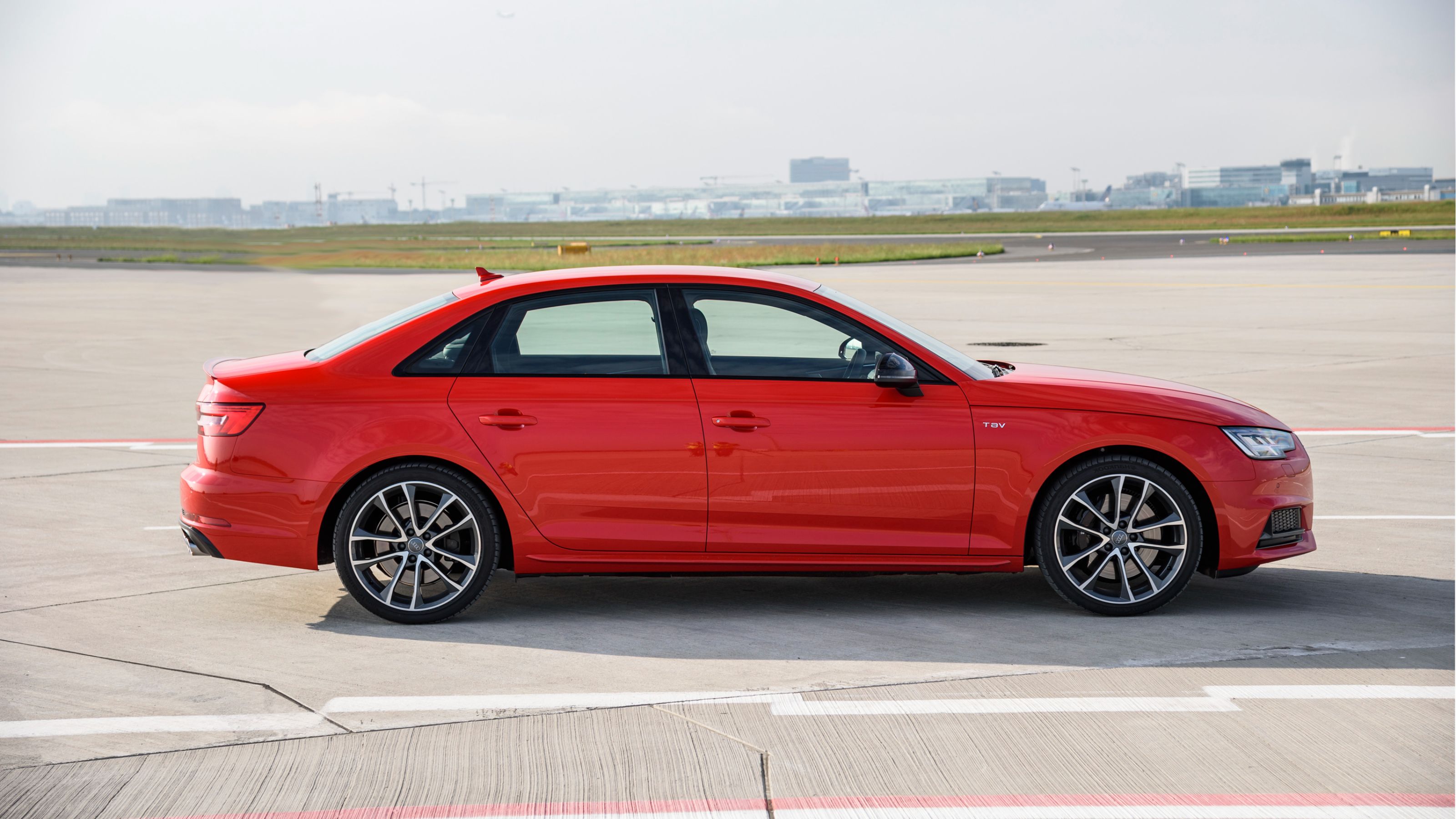 Audi S4 B9 side