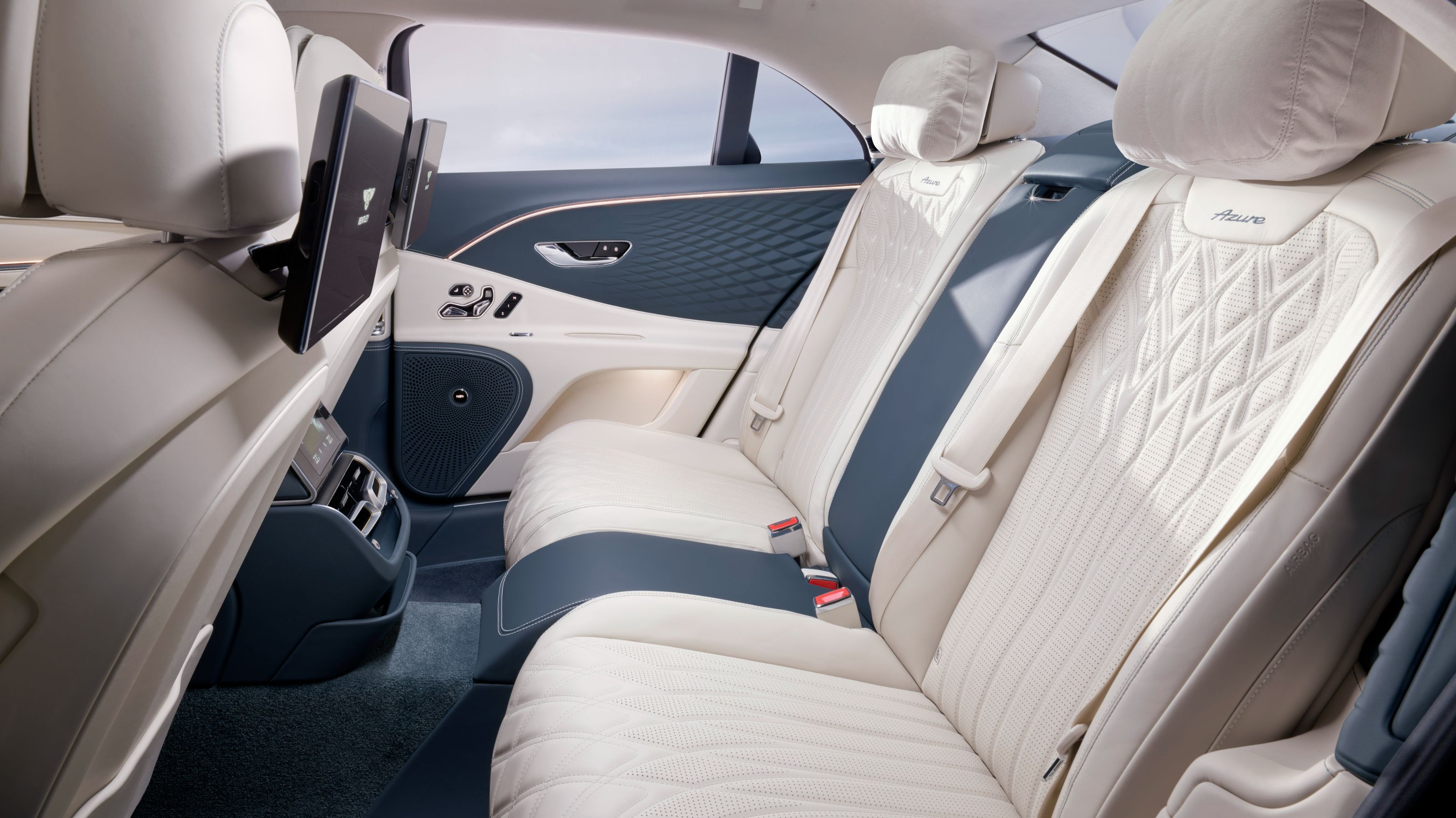 Bentley Flying Spur – rear seats 