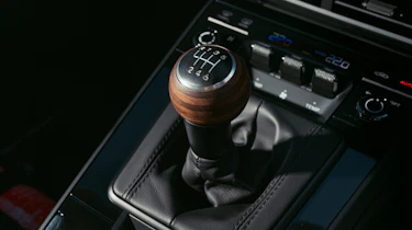Porsche 911 Carrera T manual