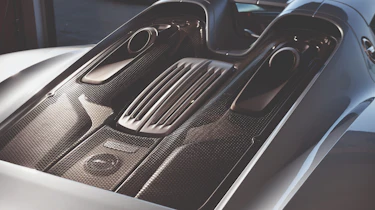 Porsche 918 Spyder engine