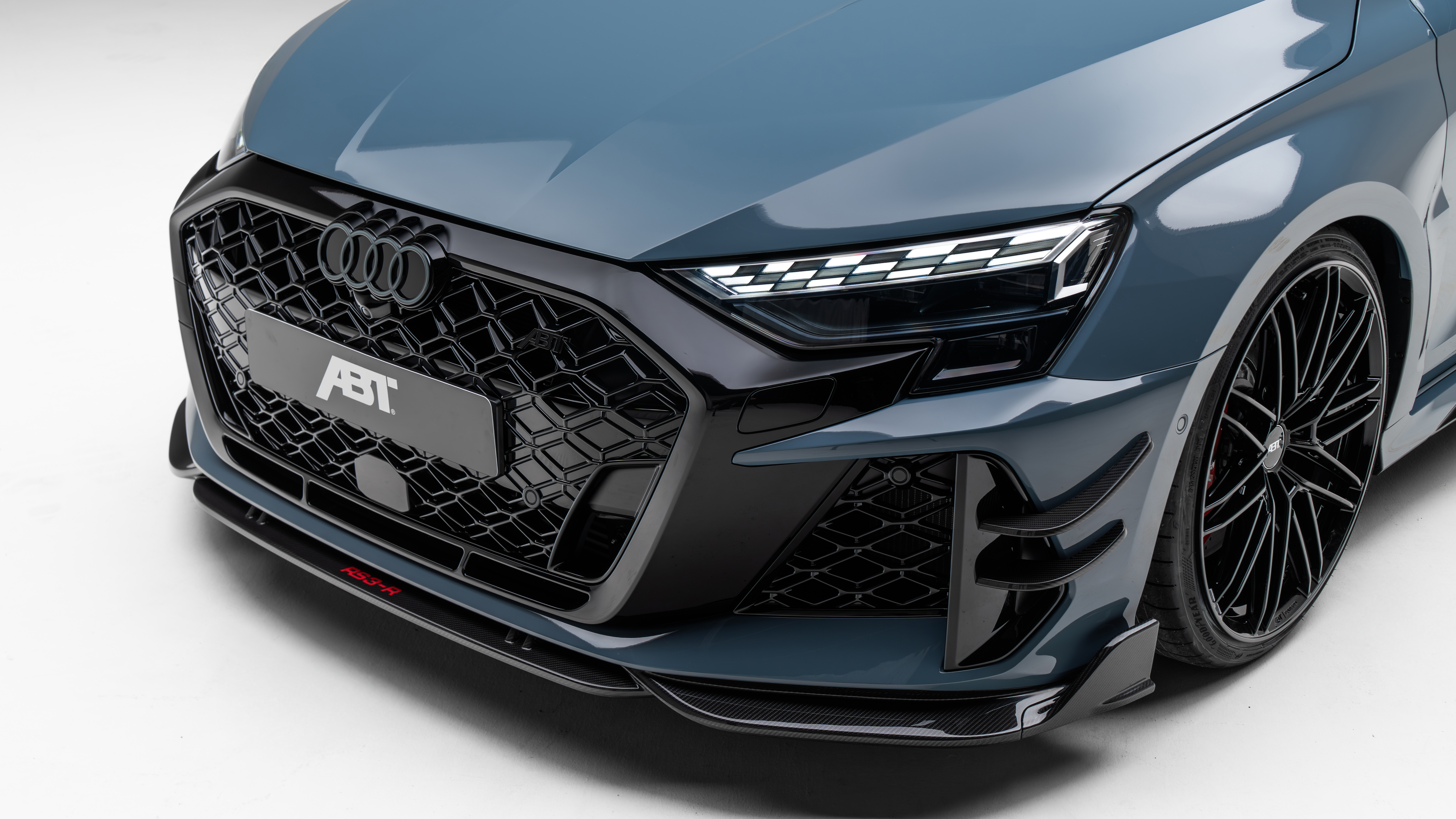Audi RS3 R