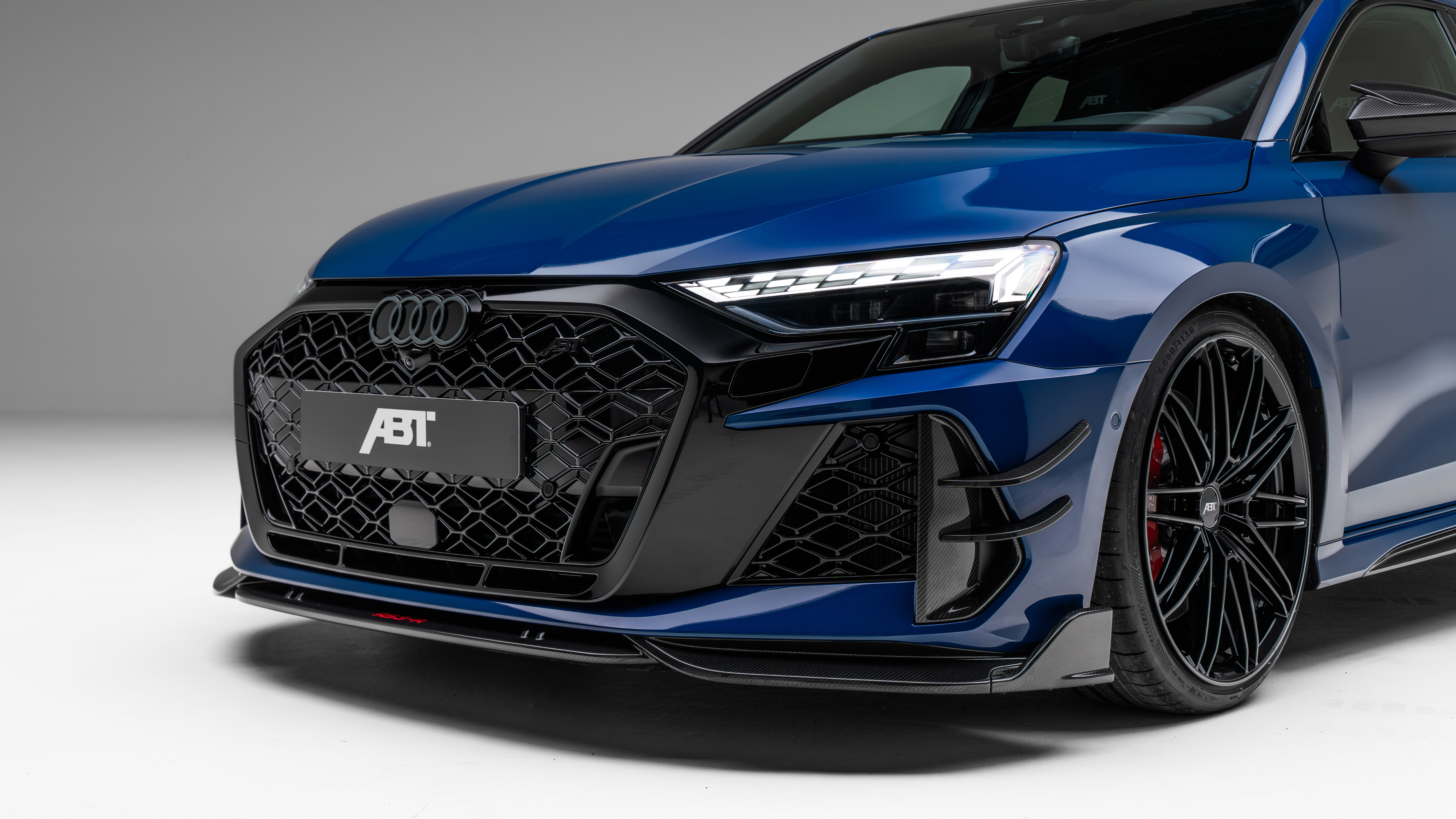 Audi RS3 R