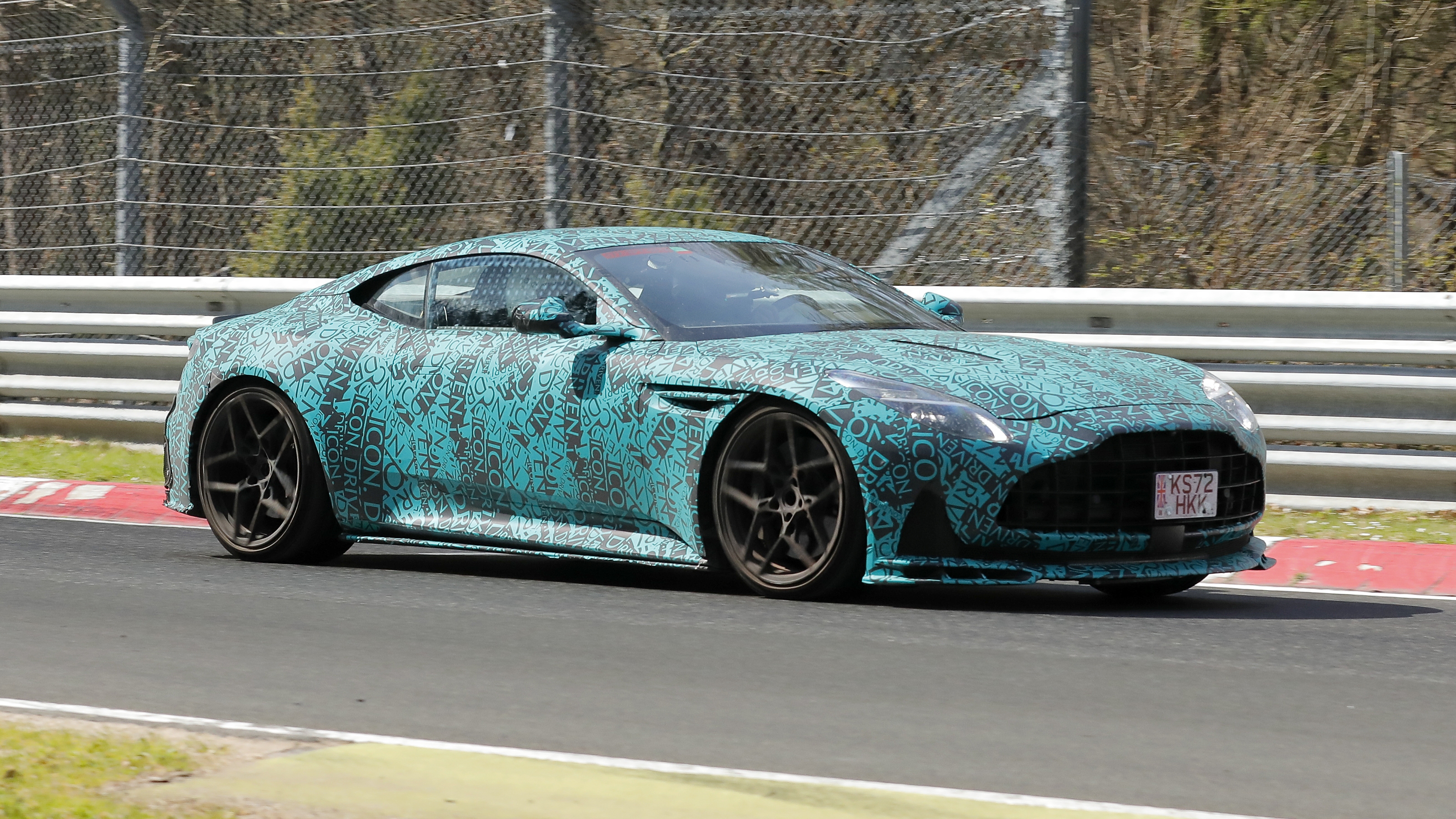 Aston Martin DB12 2026 – front