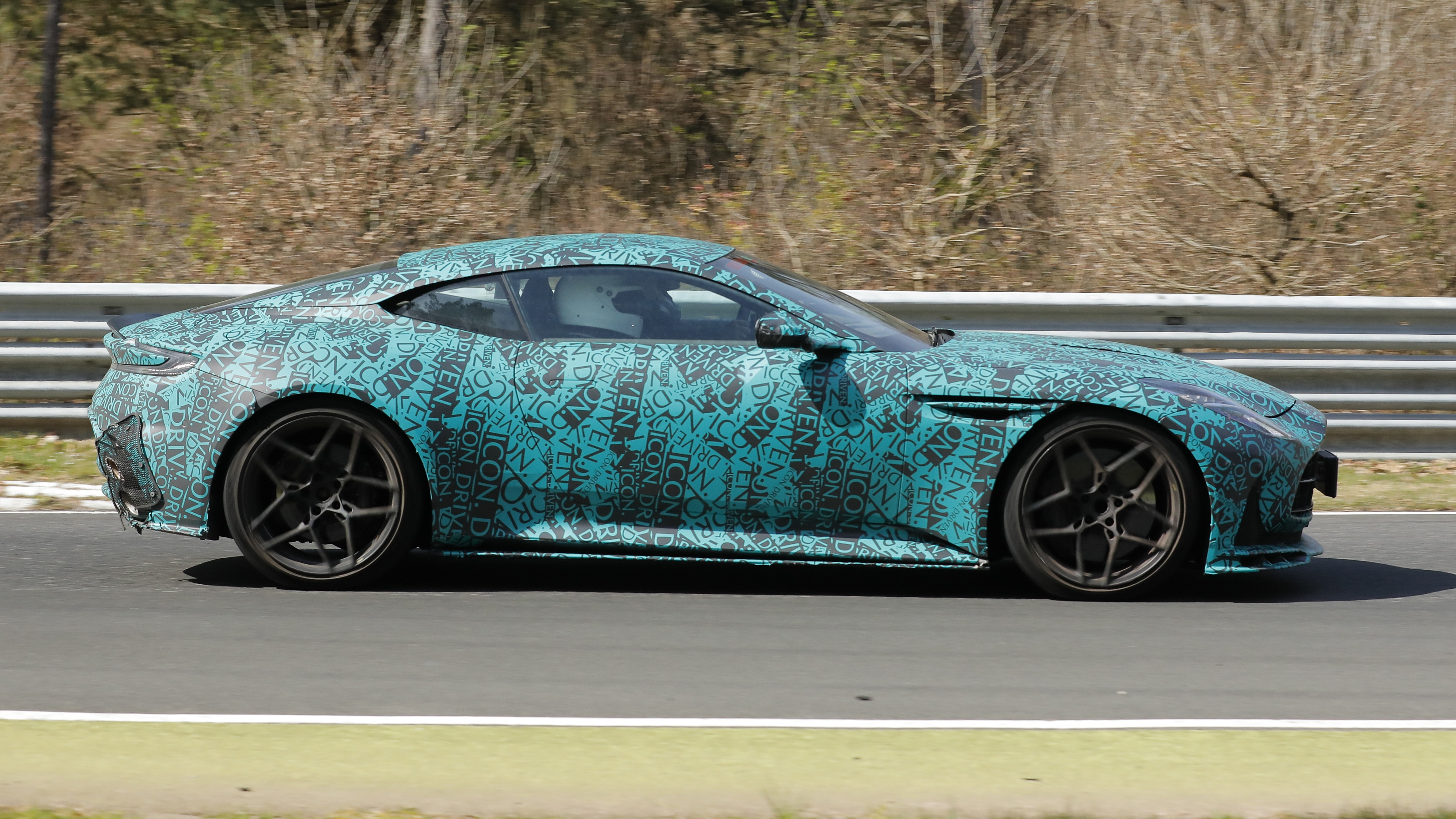 Aston Martin DB12 2026 – side