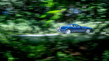 Aston Martin Vantage V550 – side