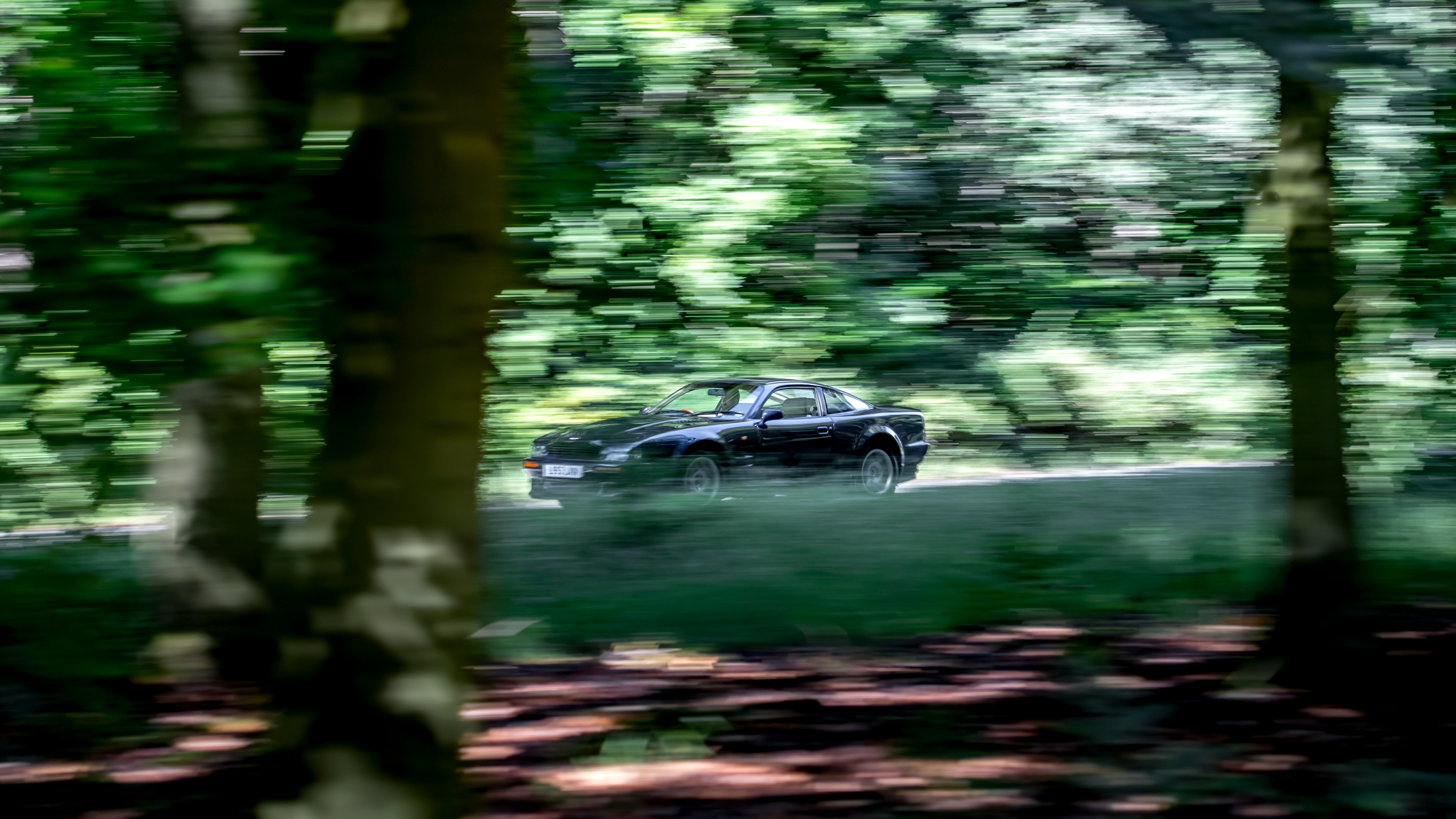 Aston Martin Vantage V550 – side