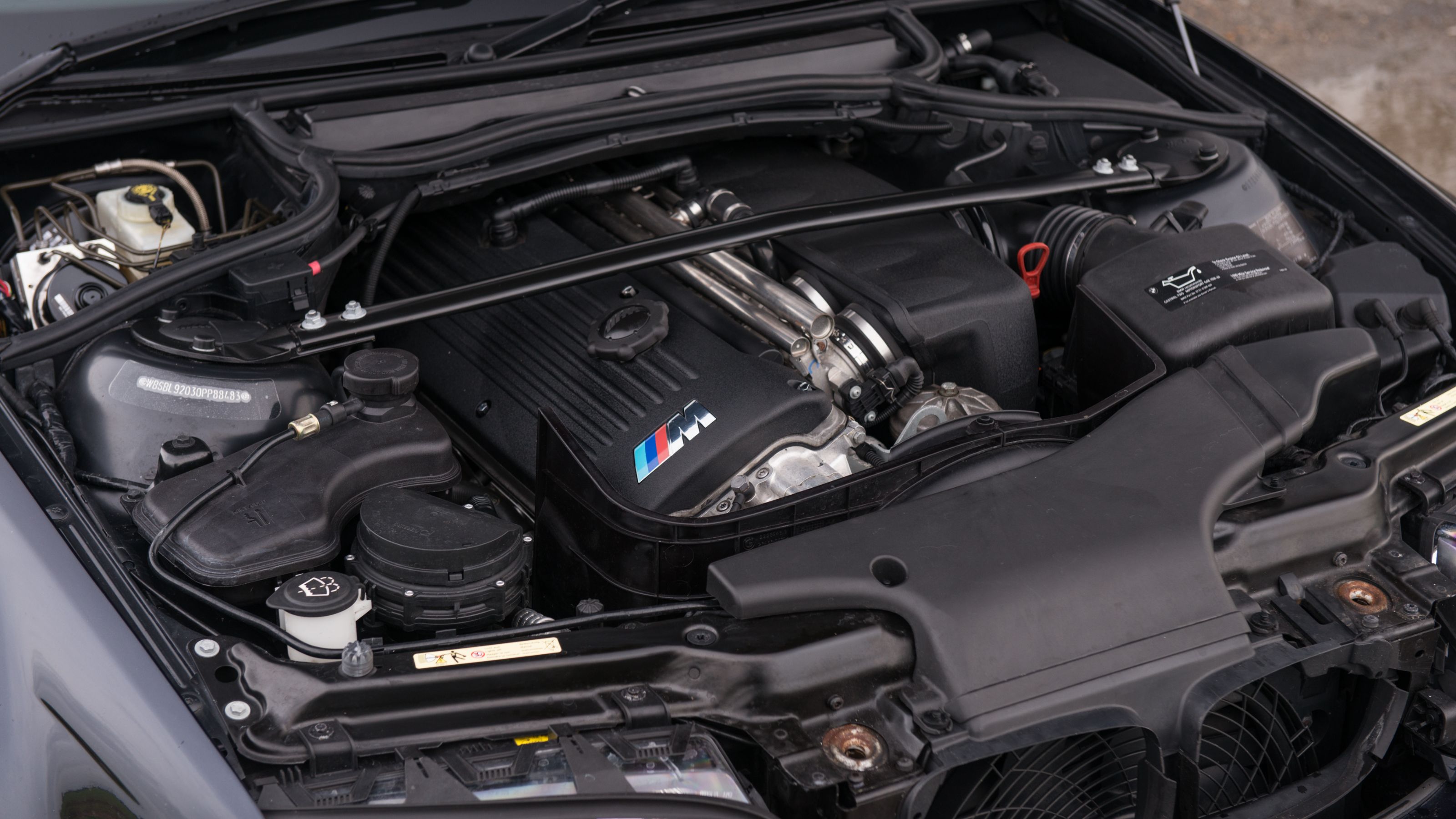 BMW M3 CS E46 engine