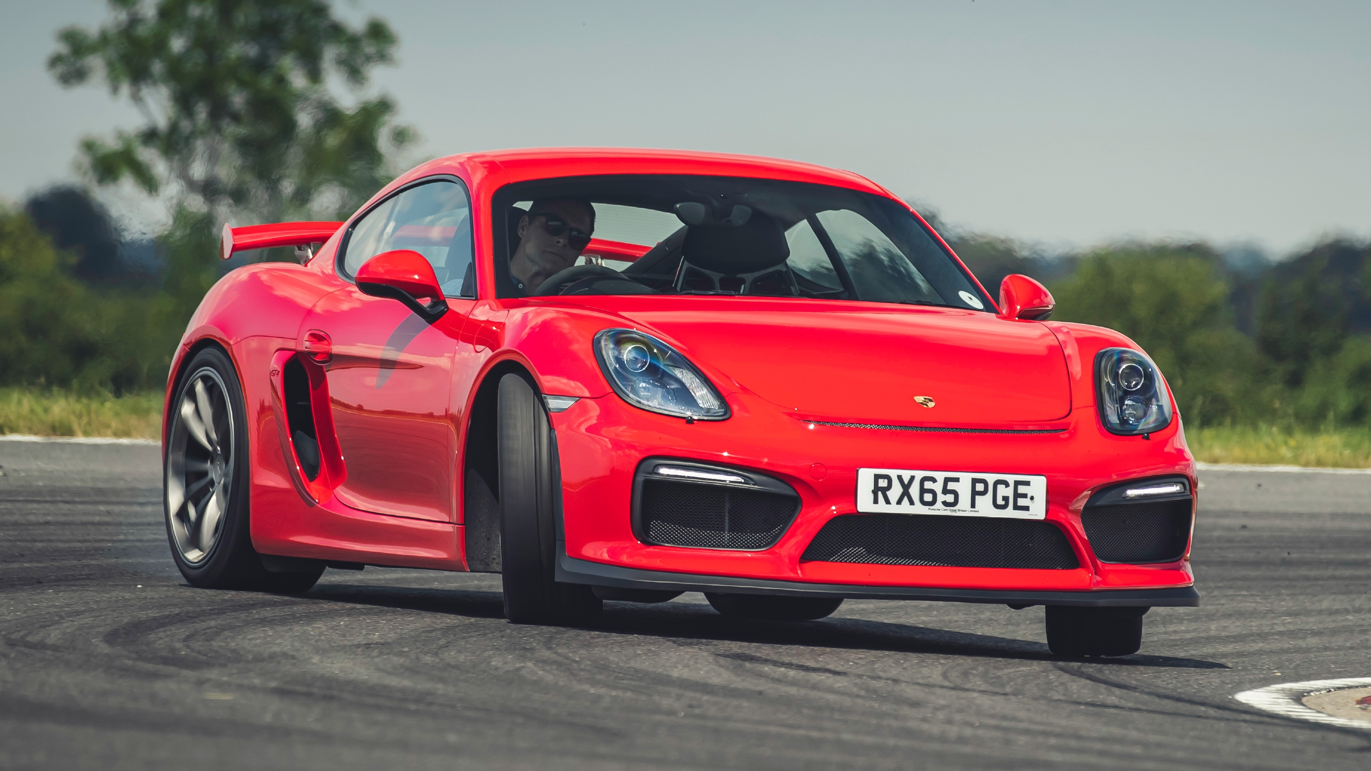 Porsche Cayman GT4