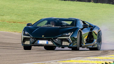 Lamborghini Revuelto – front