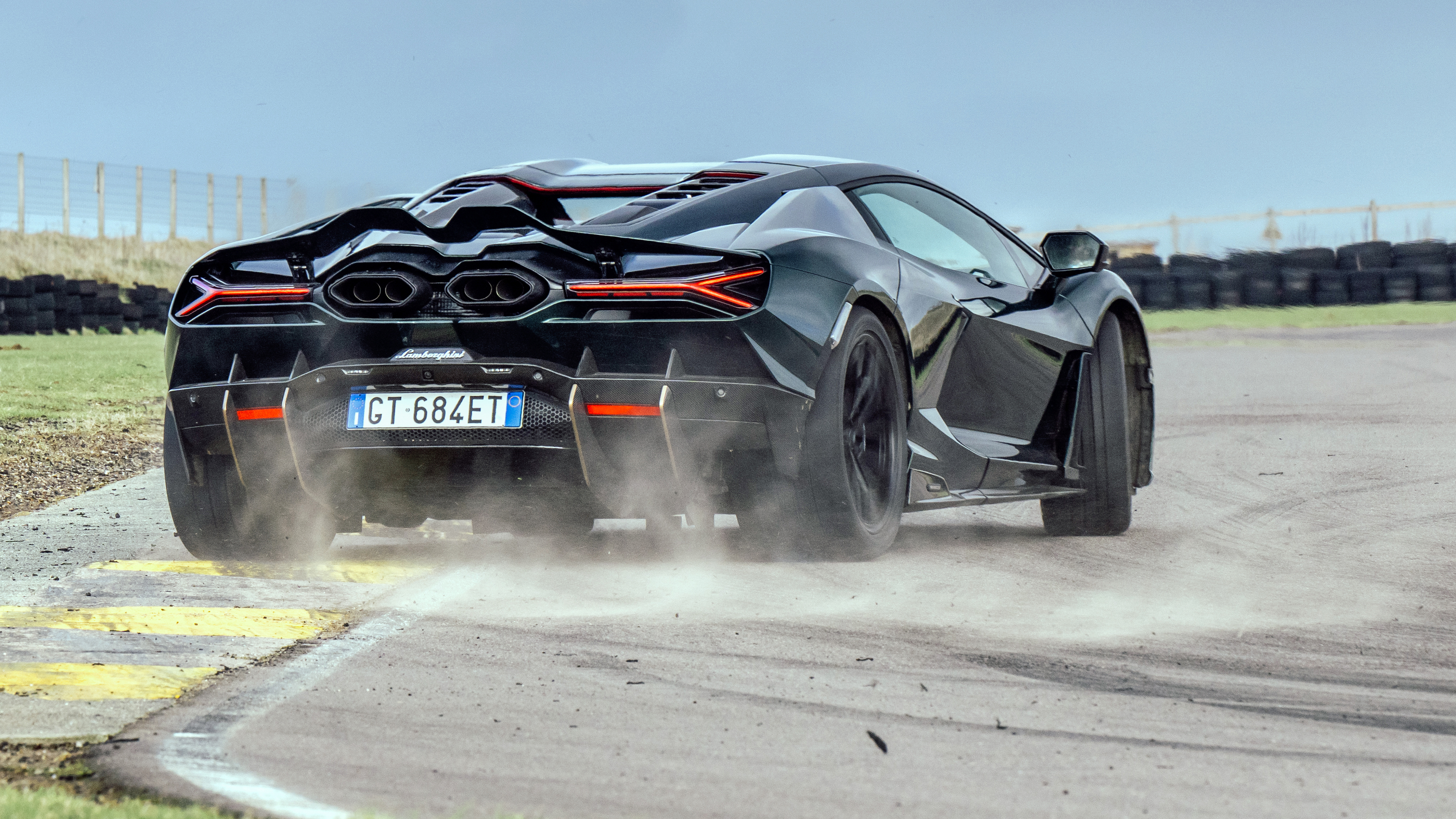 Lamborghini Revuelto