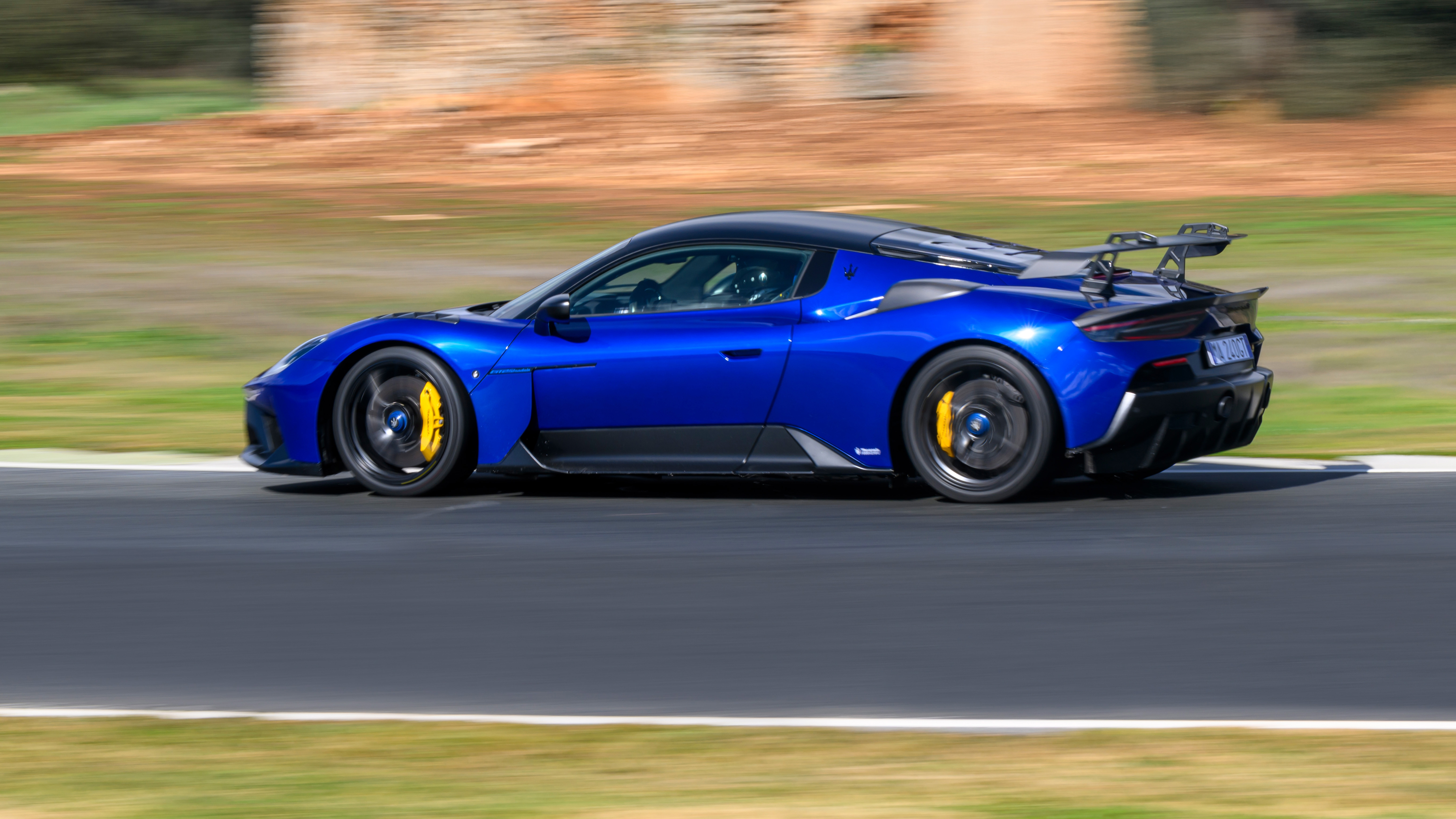 Maserati MC20 GT2 Stradale