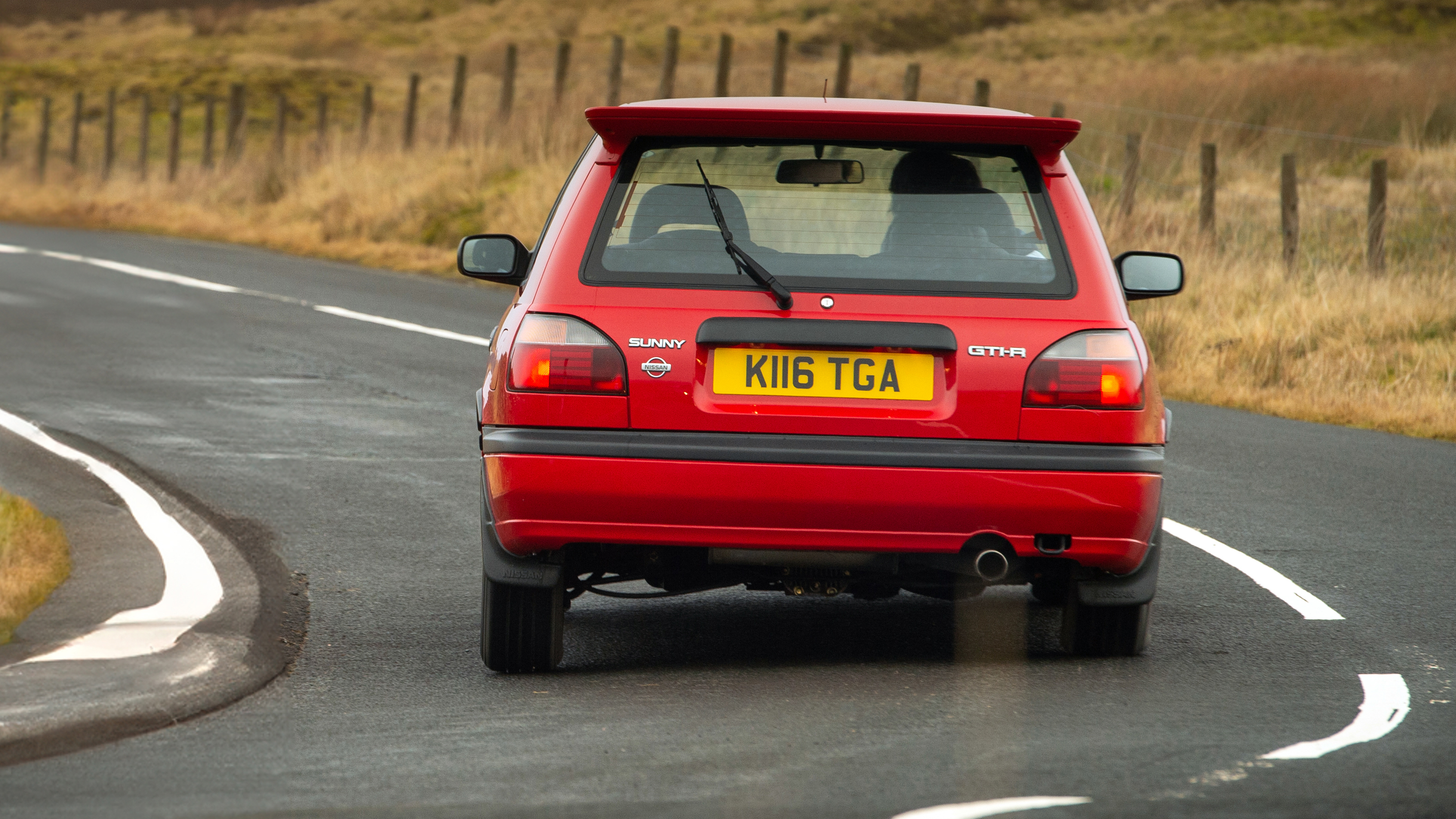 Nissan Sunny GTI R