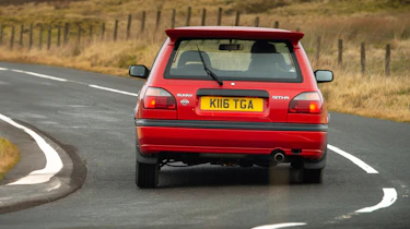Nissan Sunny GTI R