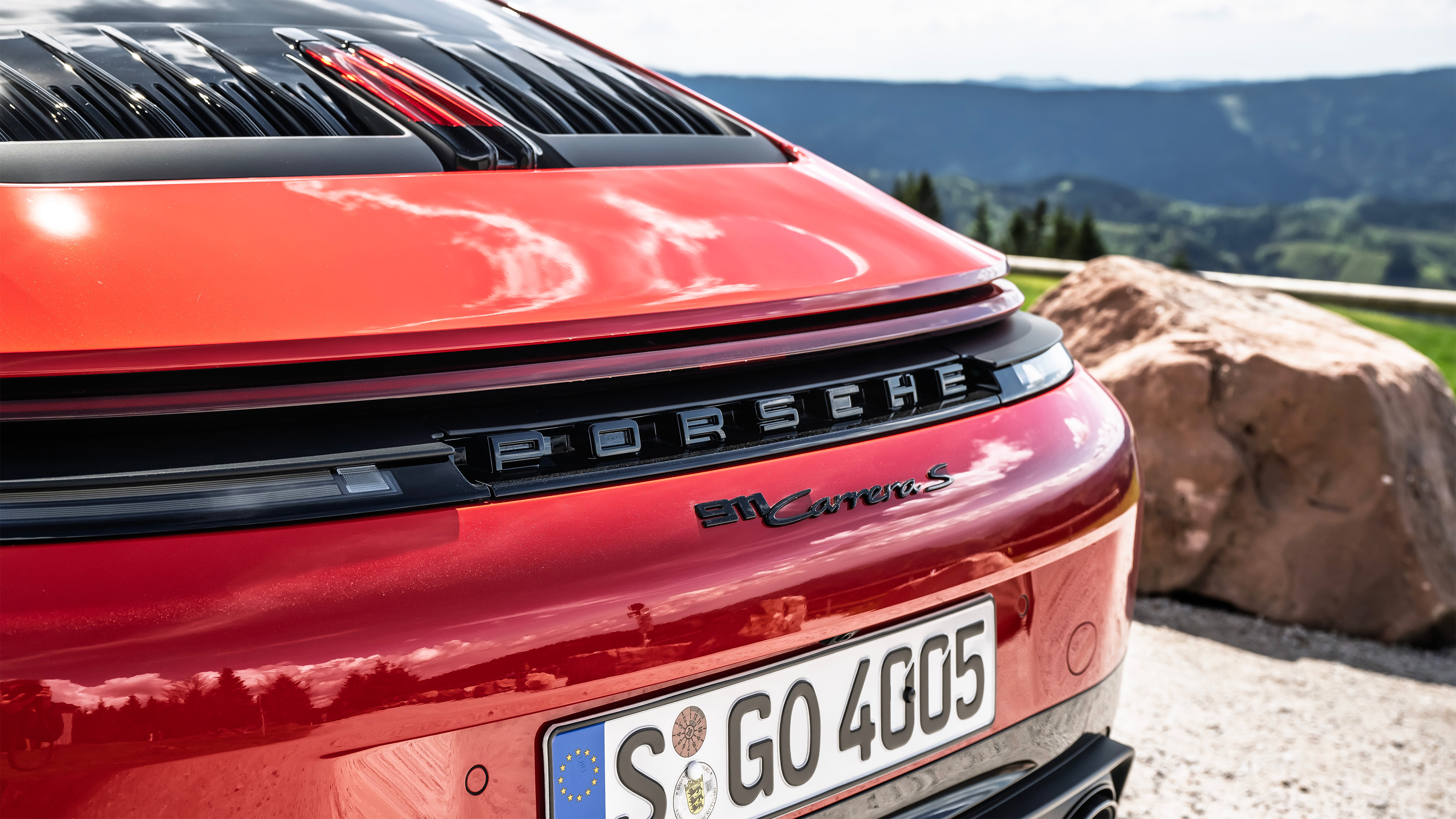 Porsche 911 Carrera S – rear