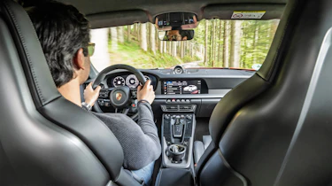 Porsche 911 Carrera S – interior