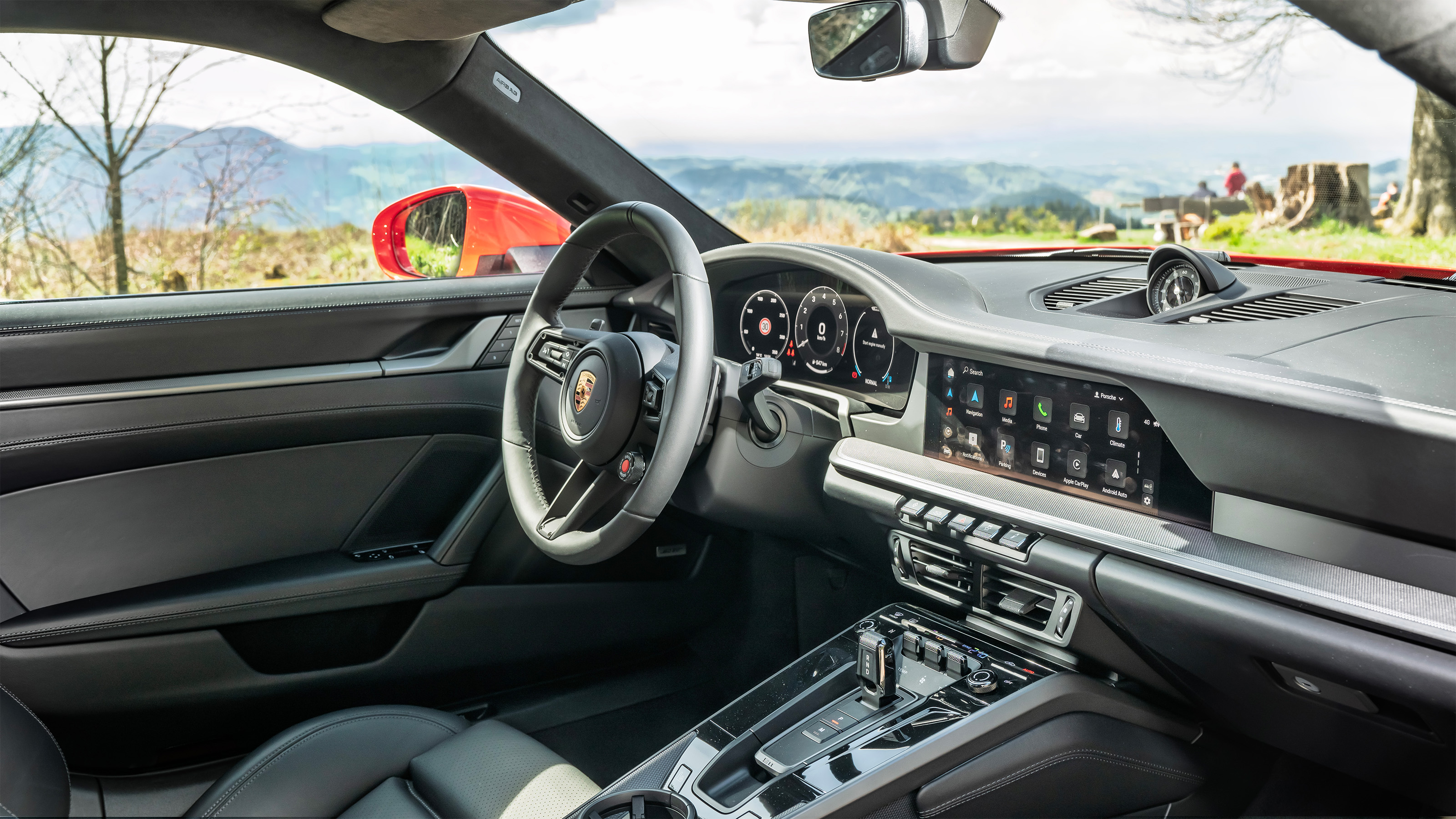 Porsche 911 Carrera S – interior