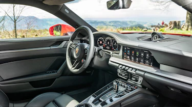 Porsche 911 Carrera S – interior