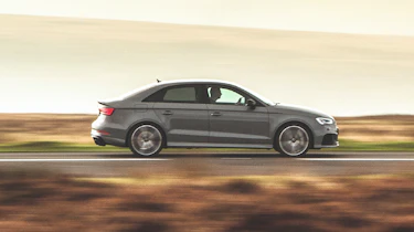 Audi RS3 (8V) side