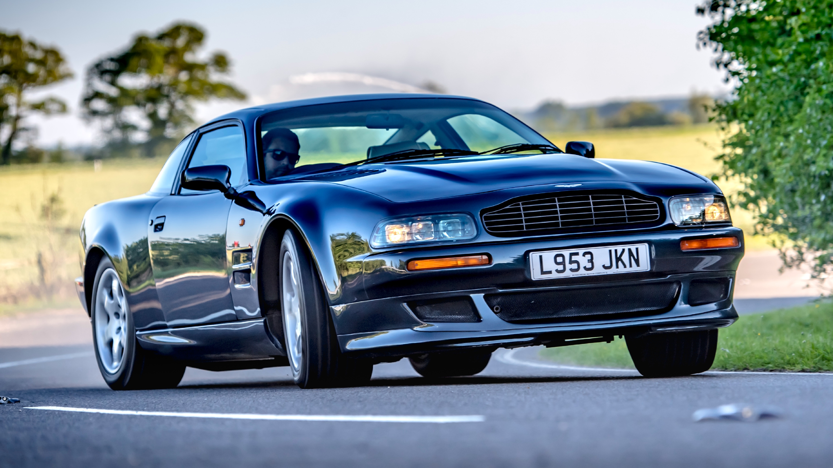 Vantage V550 front
