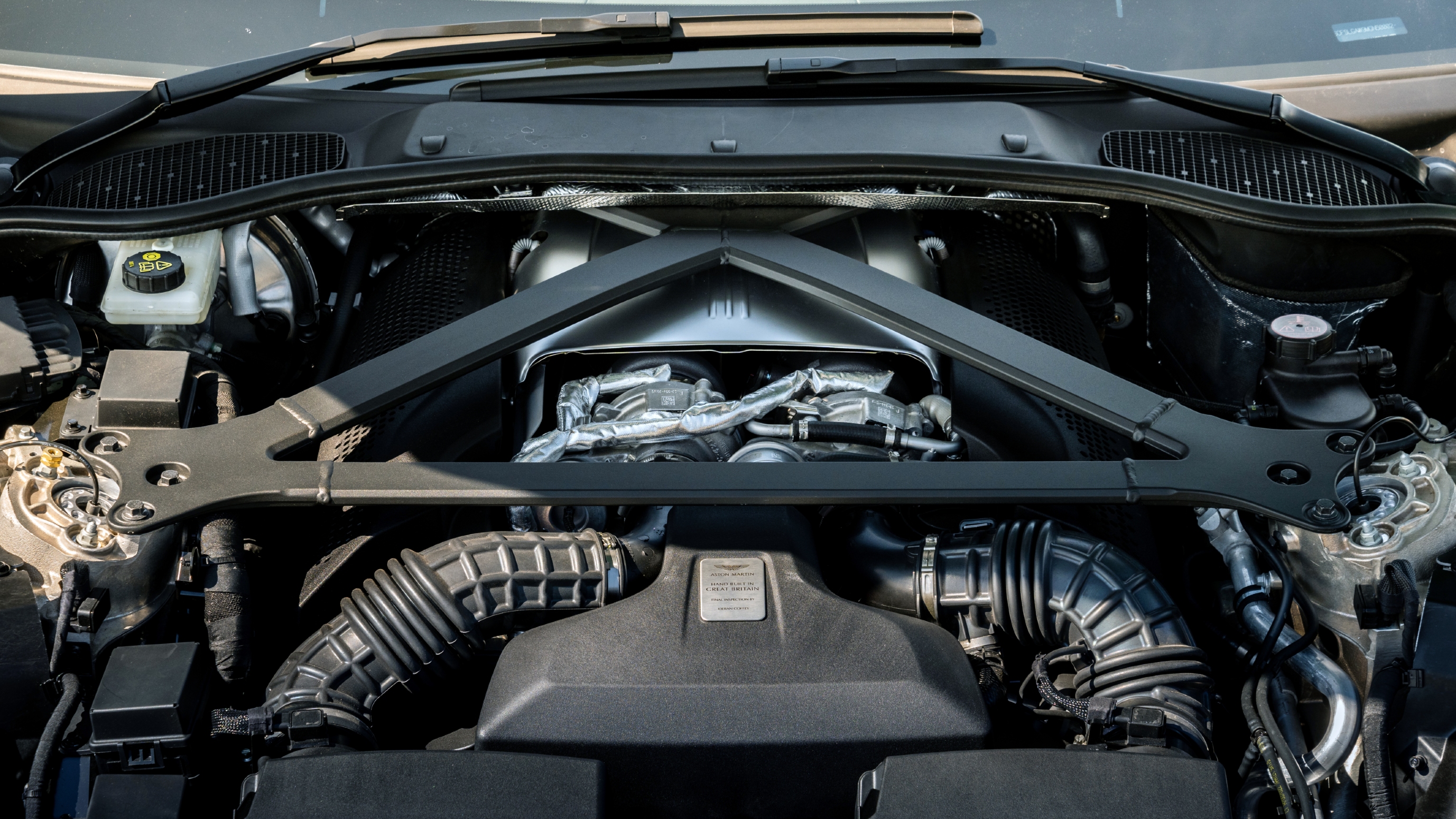 Aston Martin Vantage engine