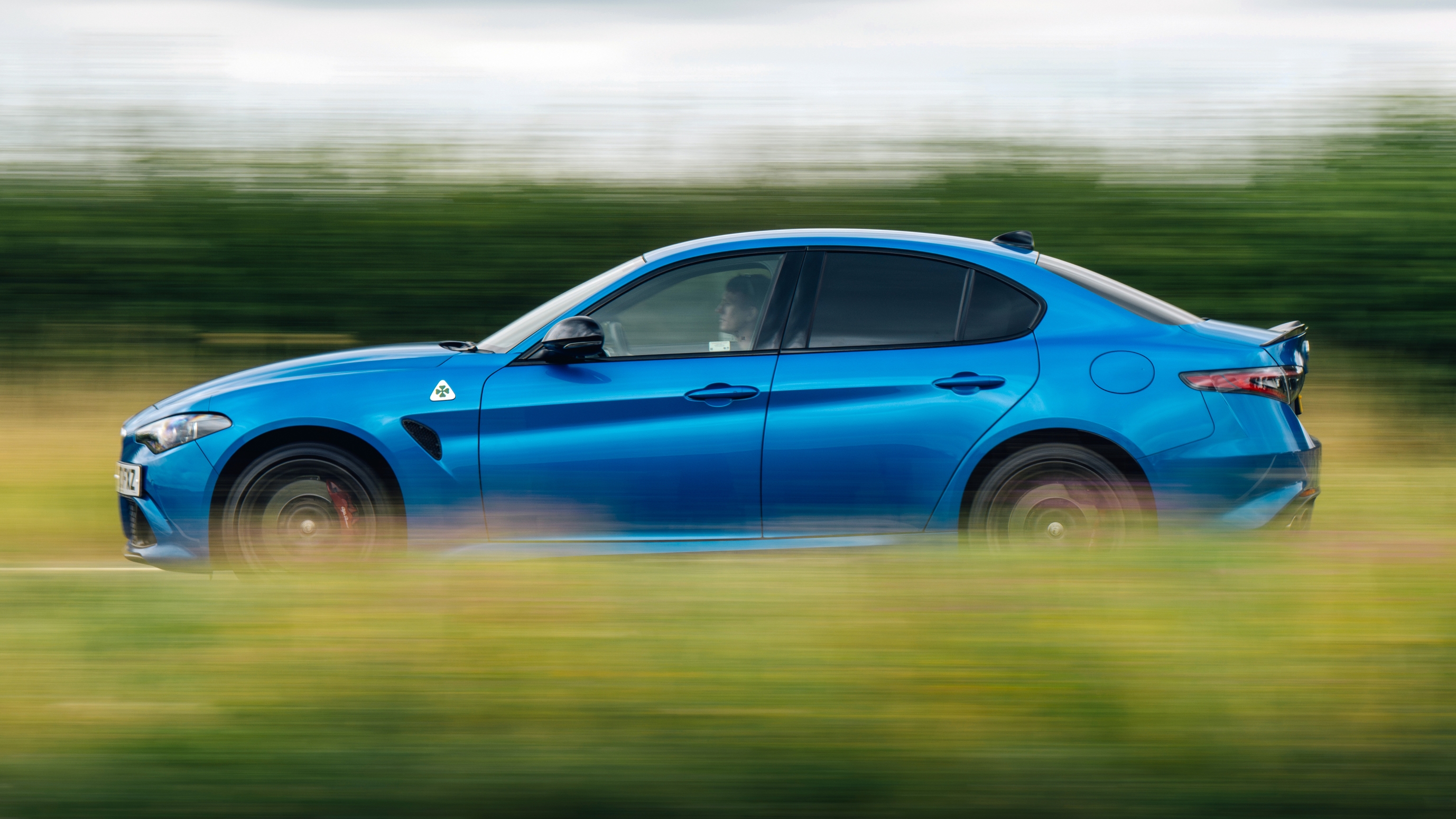 Alfa Romeo Giulia Quadrifoglio – side