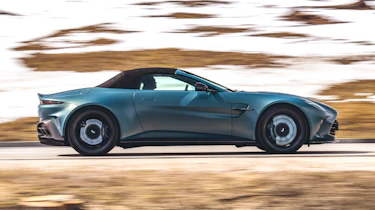Aston Martin Vantage Roadster – side