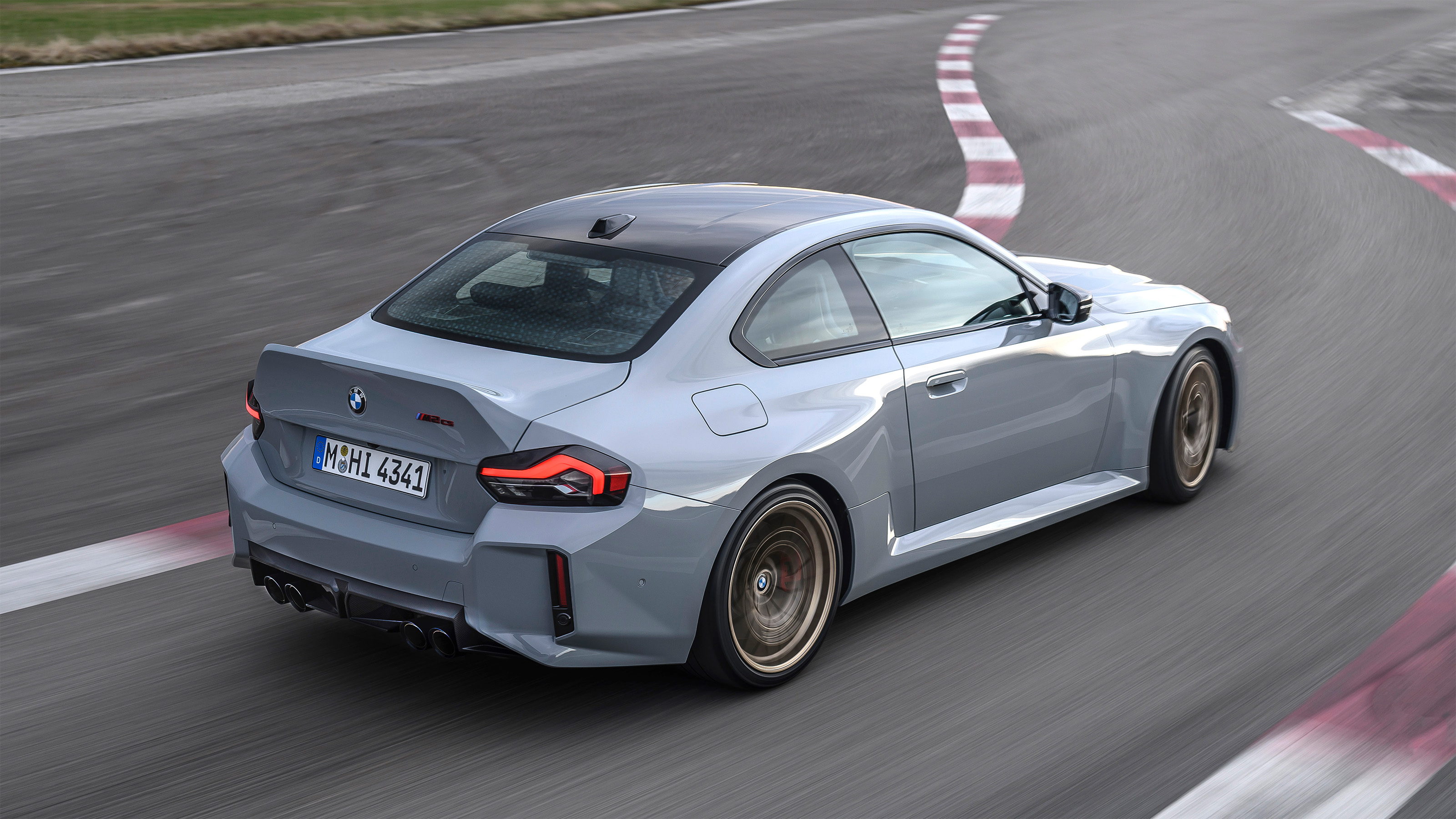 BMW M2 CS – rear