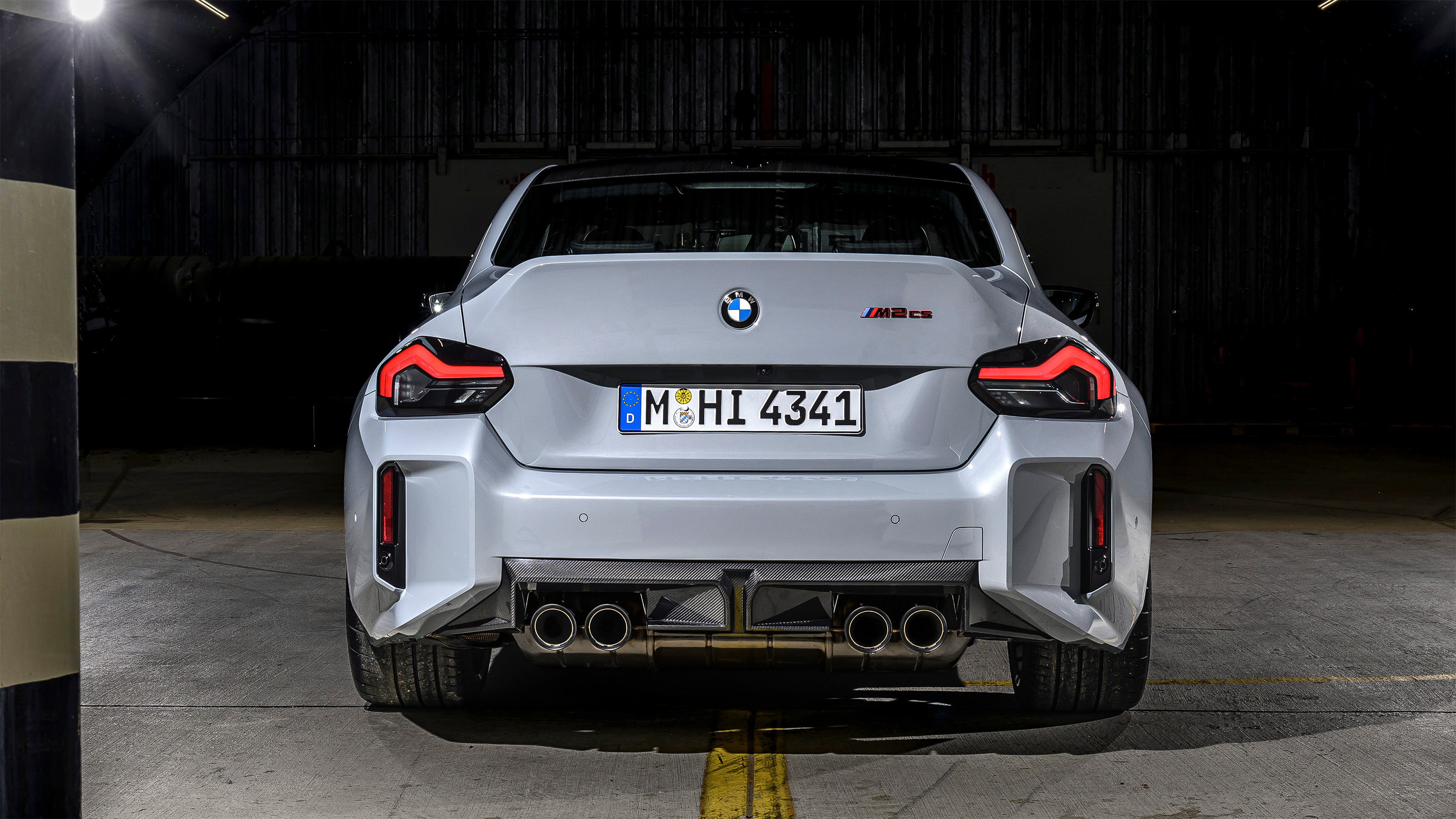 BMW M2 CS – rear