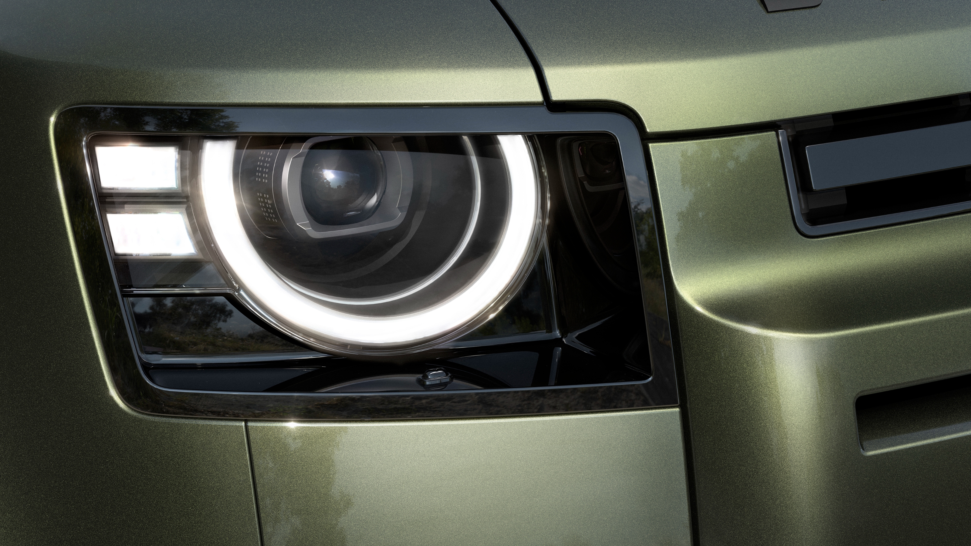 2026 Land Rover Defender details