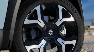 Renault 4 wheels