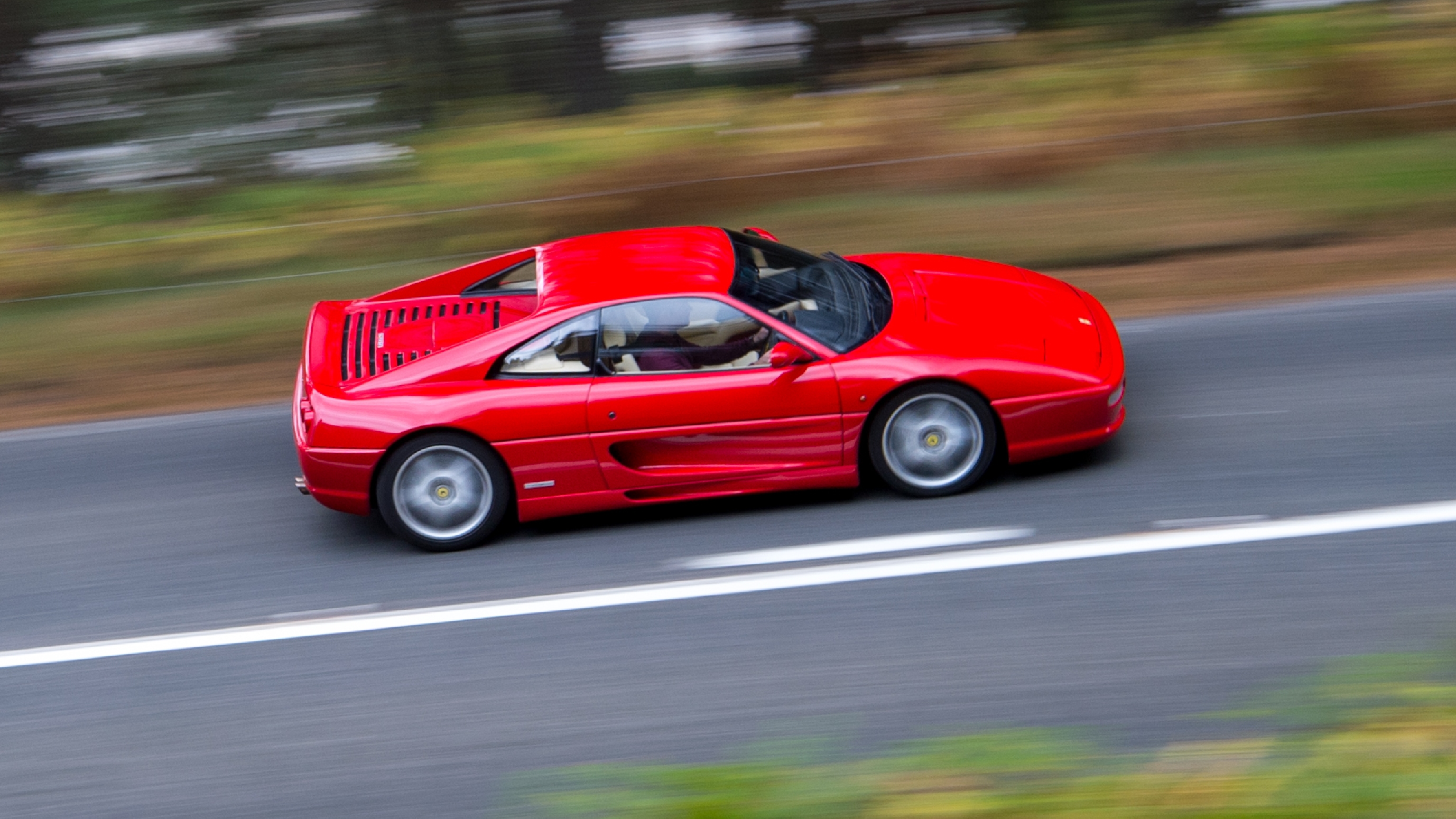 Ferrari F355 – side