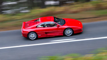 Ferrari F355 – side