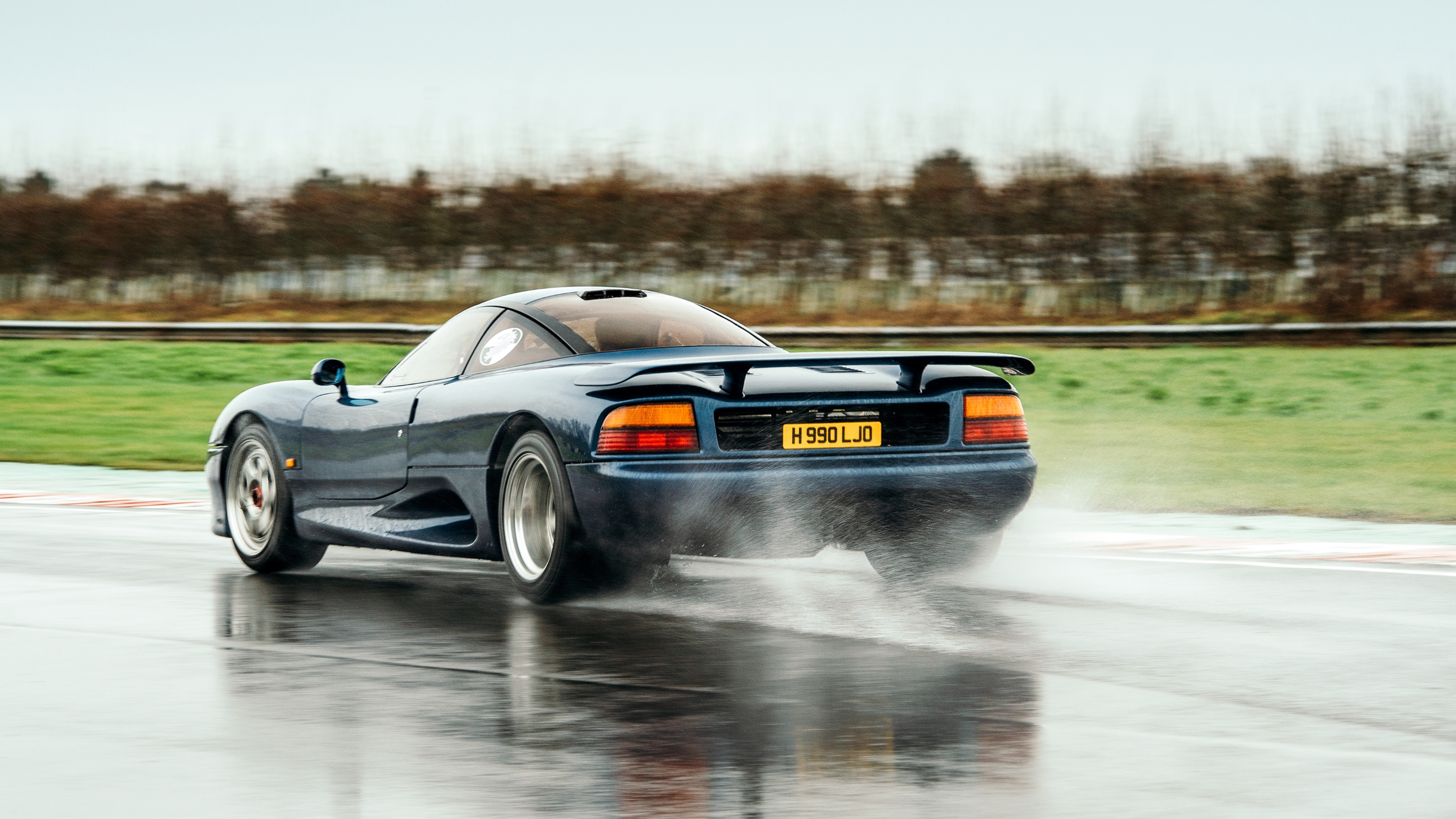 Jaguar XJR-15 rear