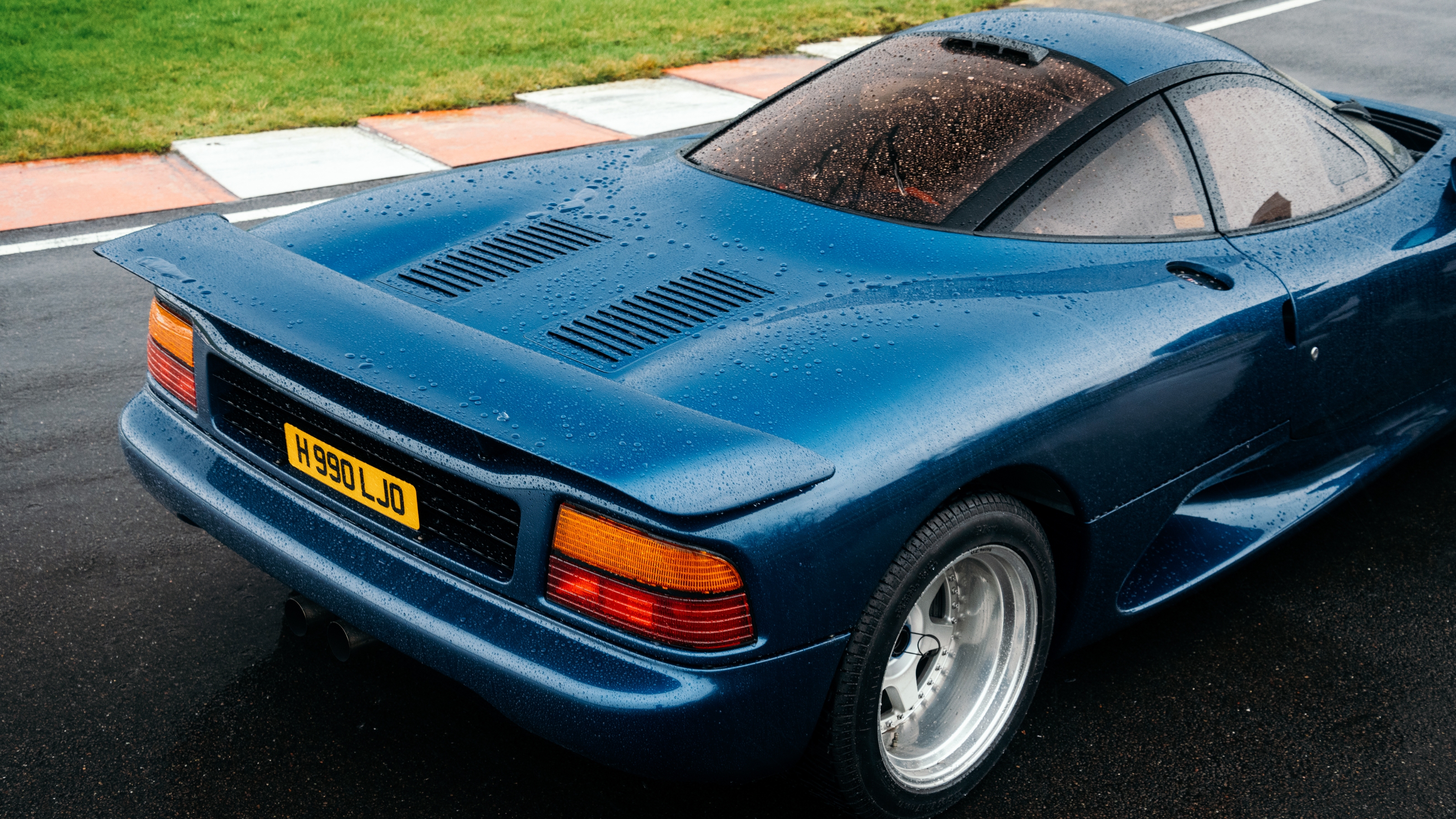 Jaguar XJR-15 rear