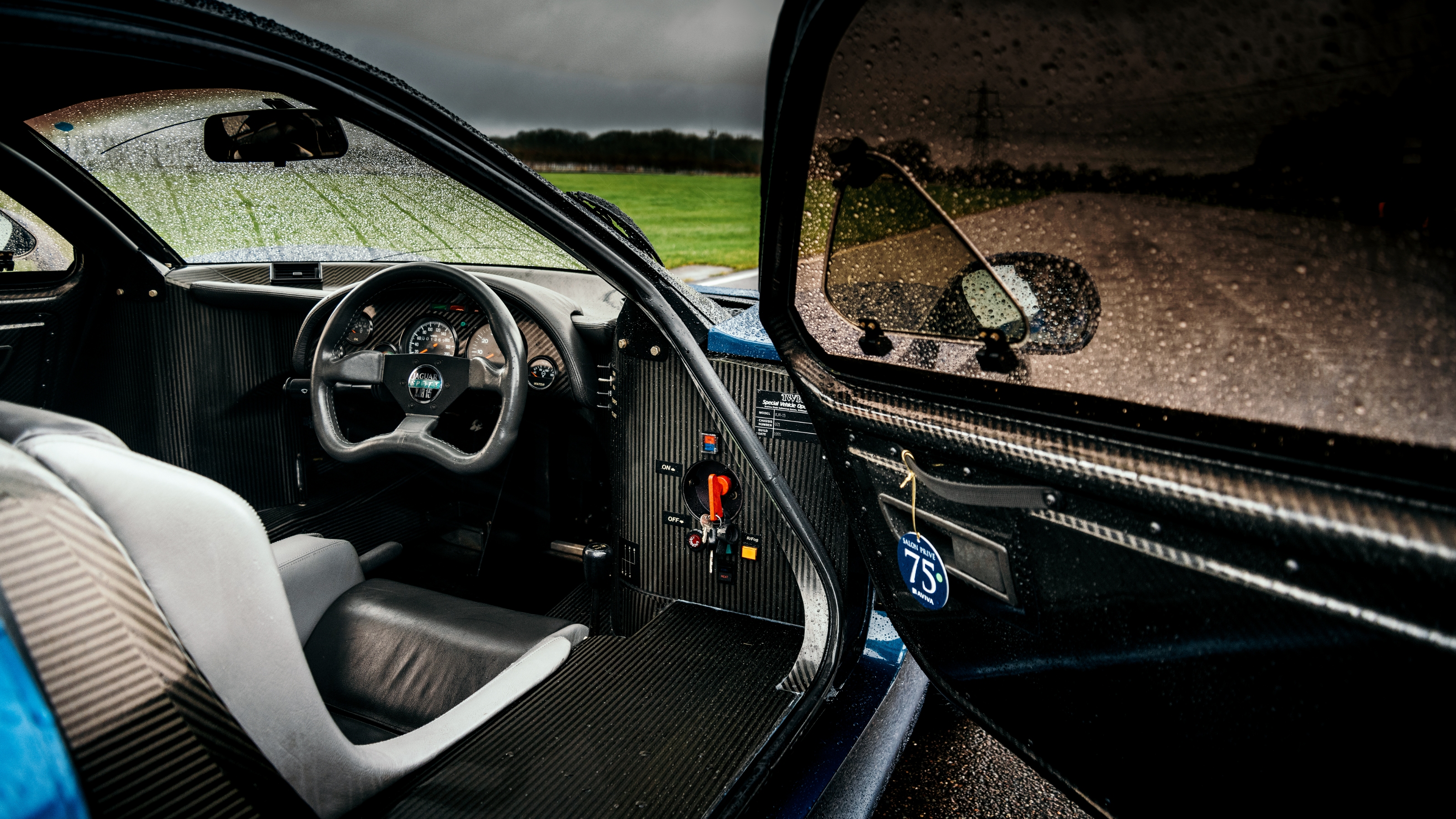 Jaguar XJR-15 interior