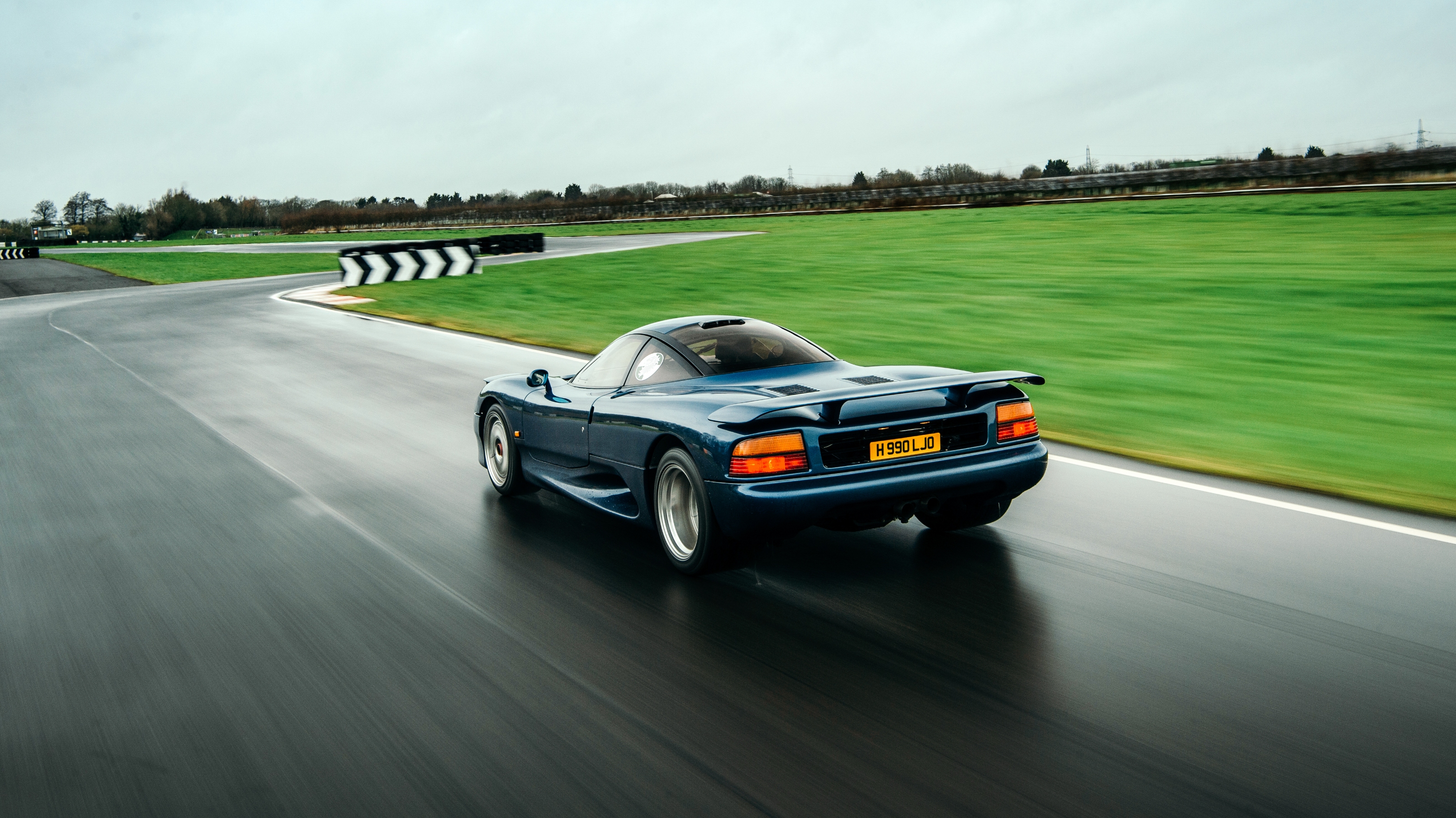 Jaguar XJR-15 rear