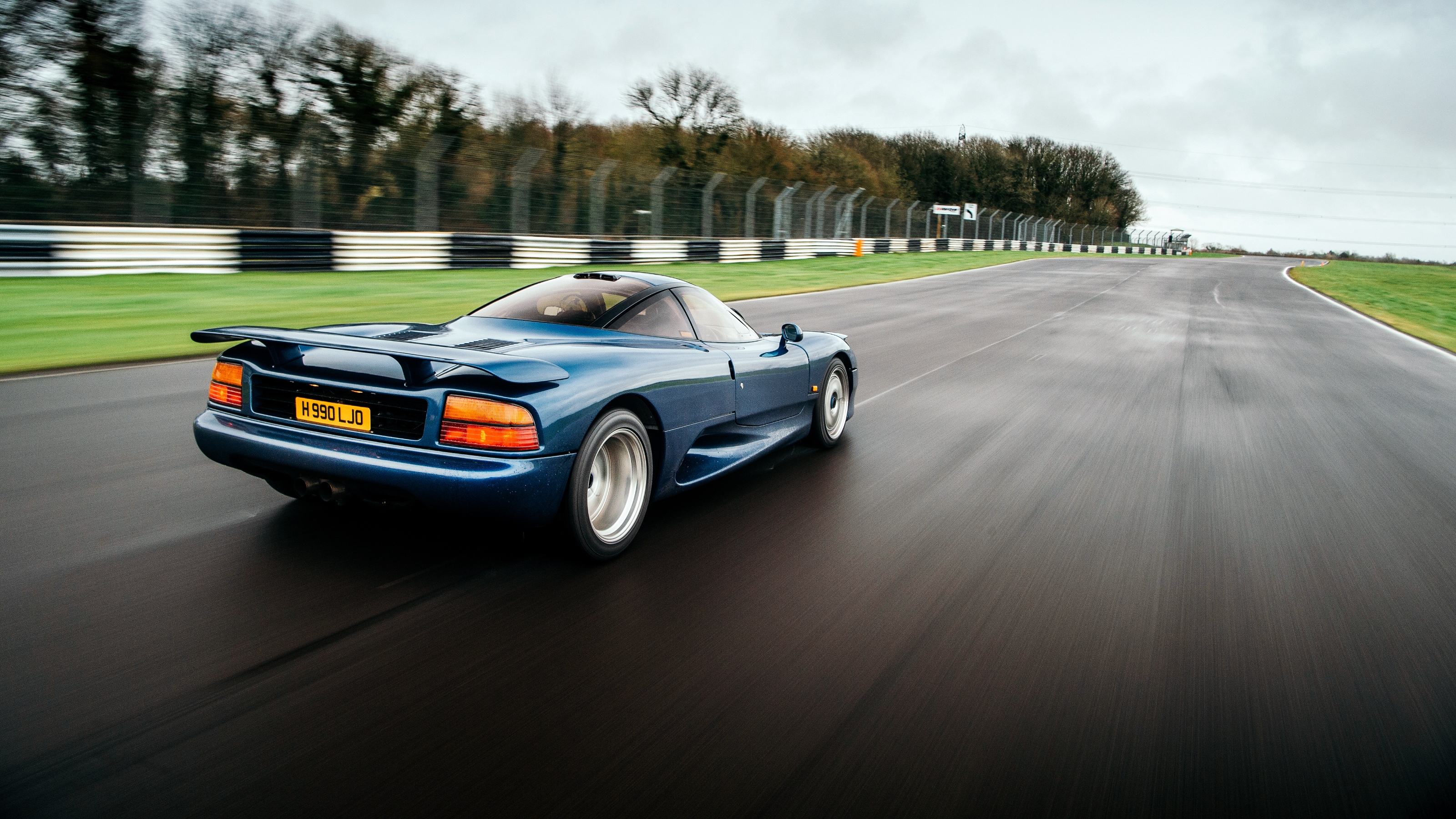Jaguar XJR-15 rear