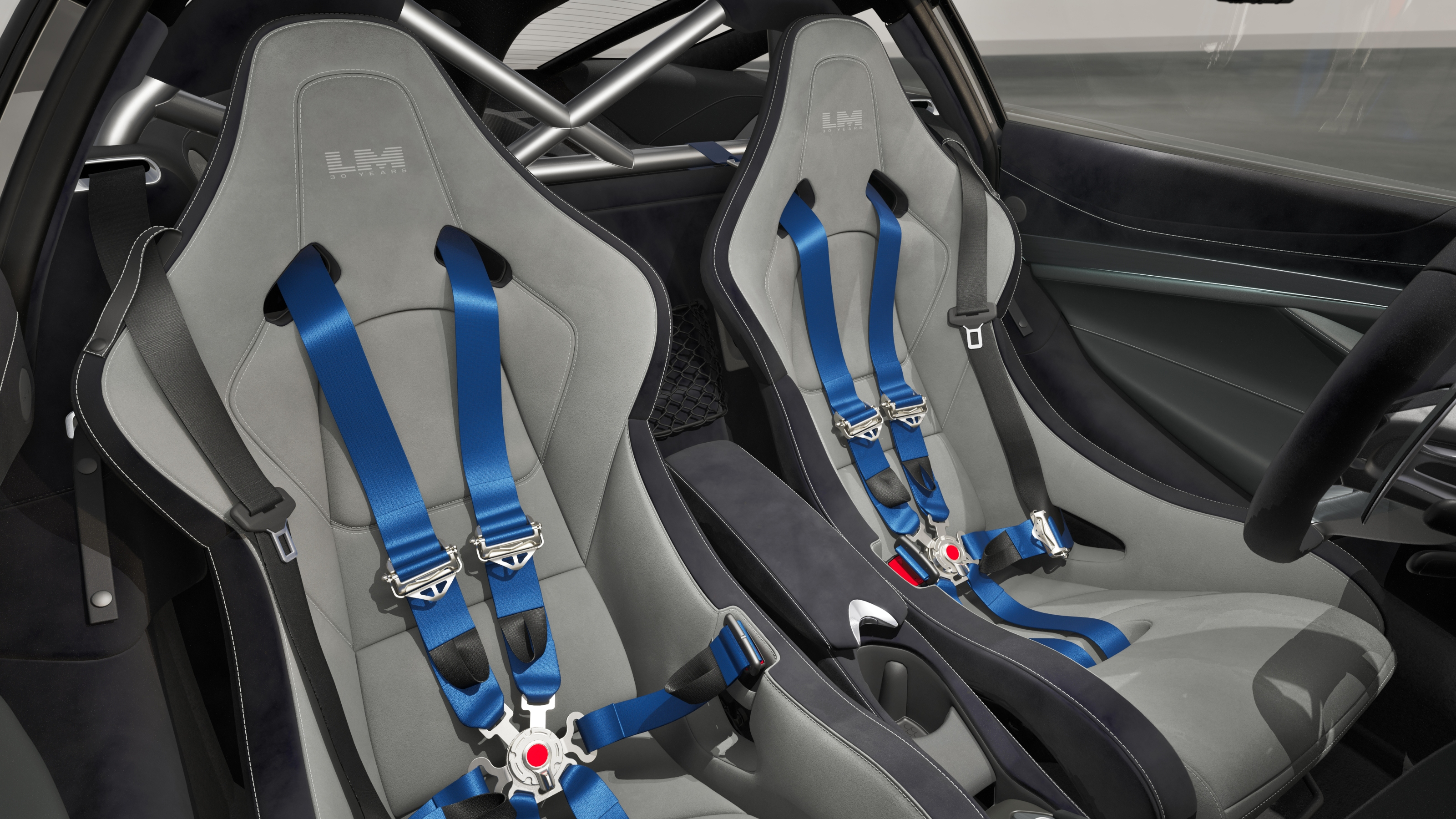 McLaren 750S Le Mans – interior