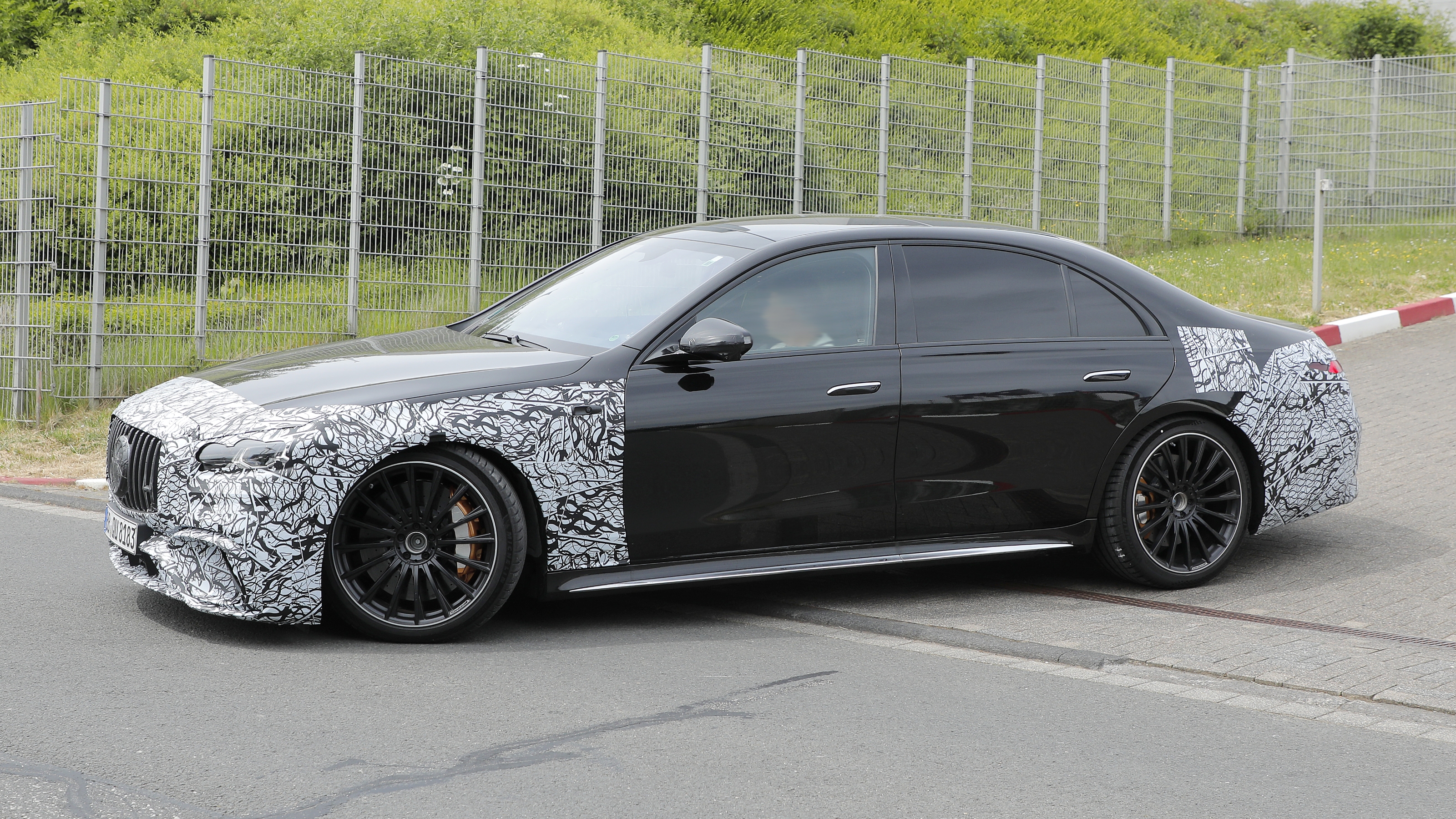Mercedes-AMG S63 front