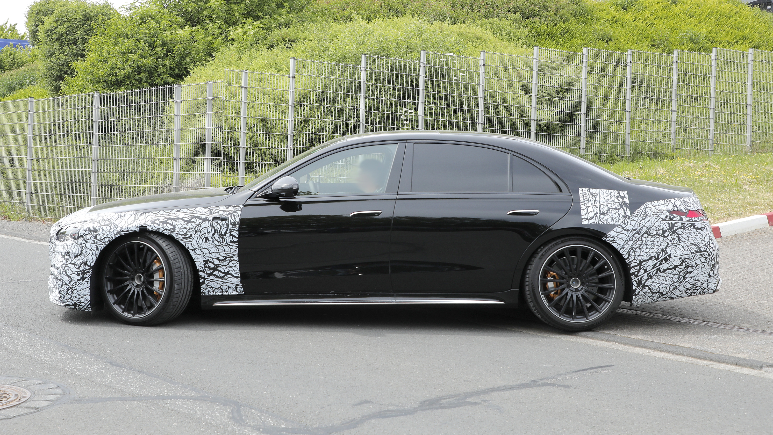 Mercedes-AMG S63 side