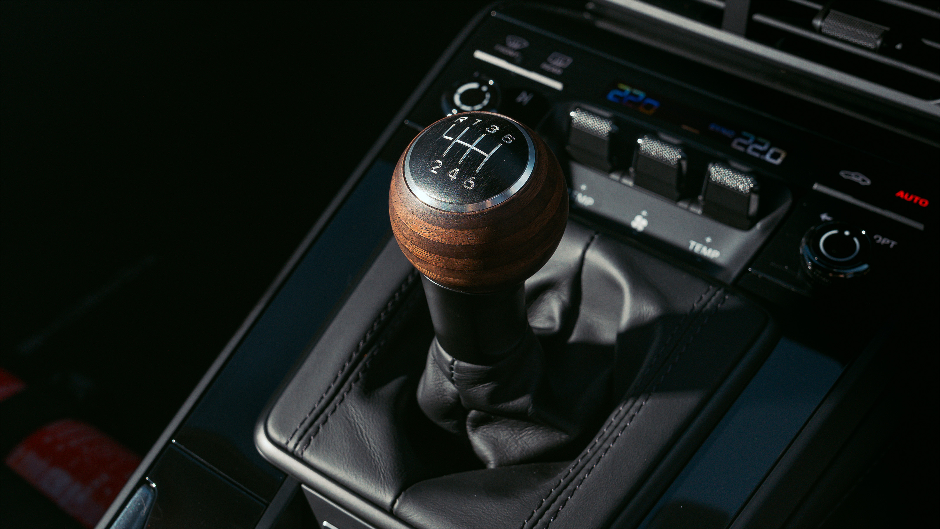 Porsche 911 Carrera T – gear lever