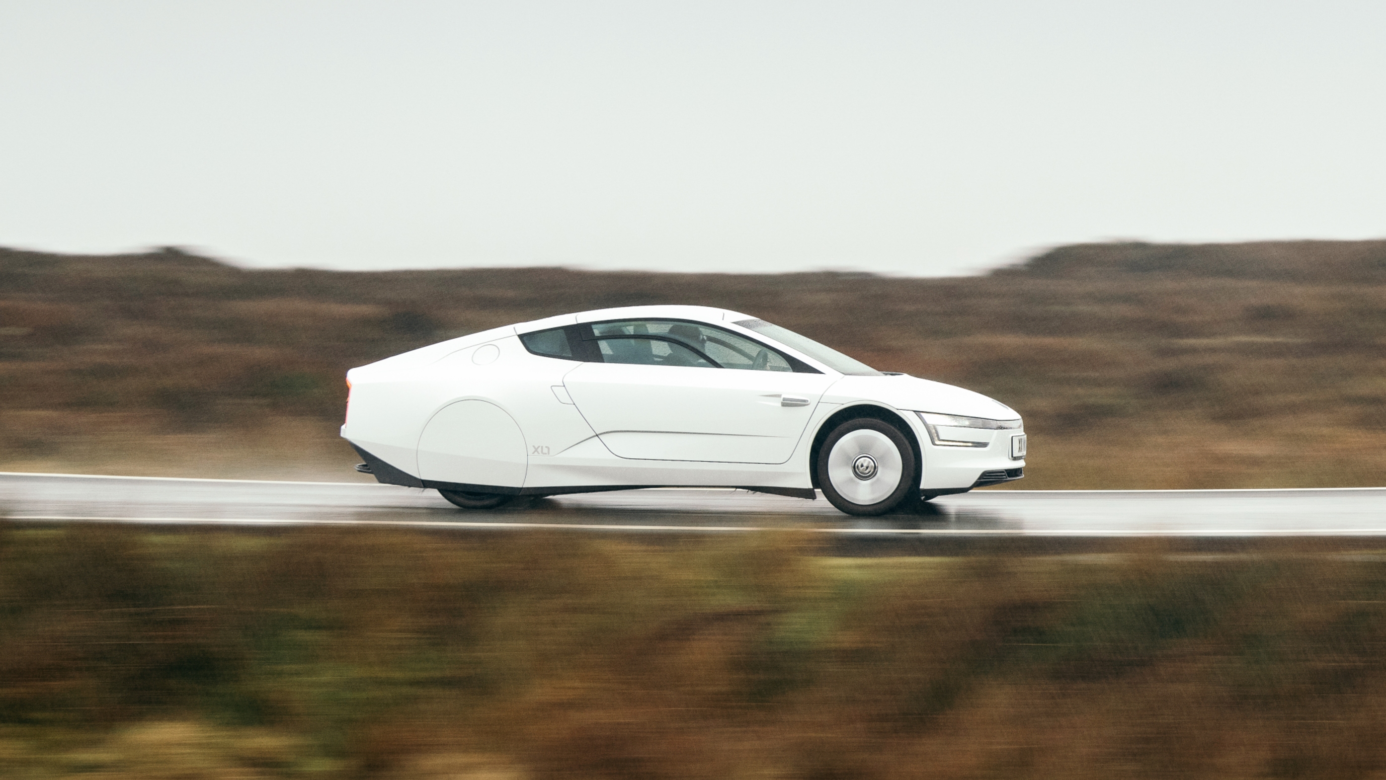 Volkswagen XL1 – side front