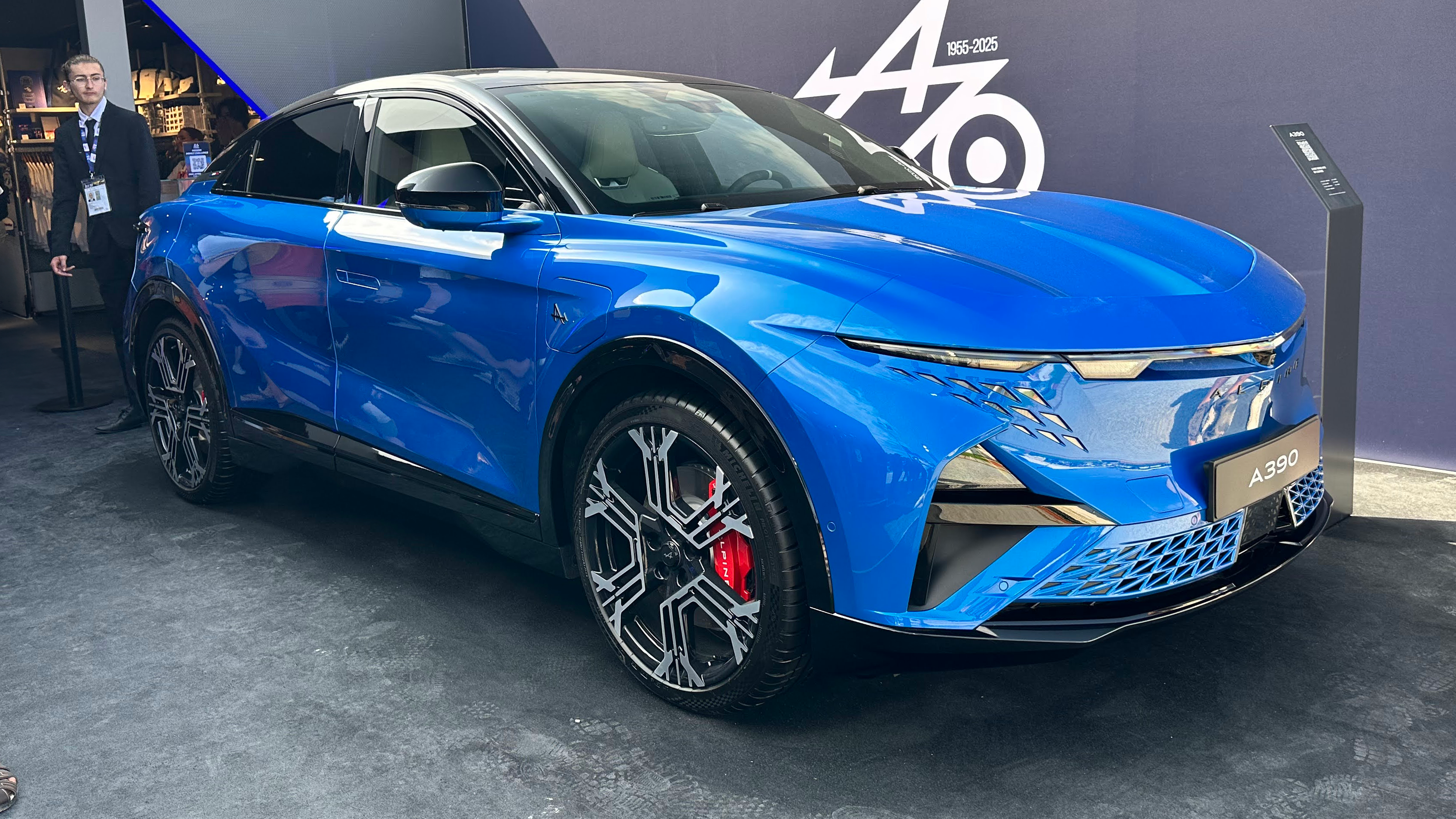 Alpine A390
