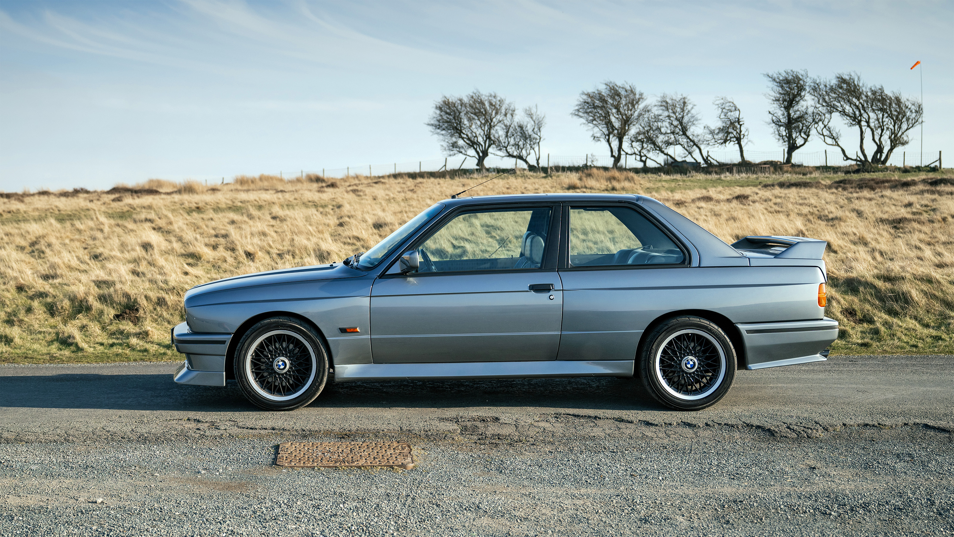 BMW E30 M3 – side