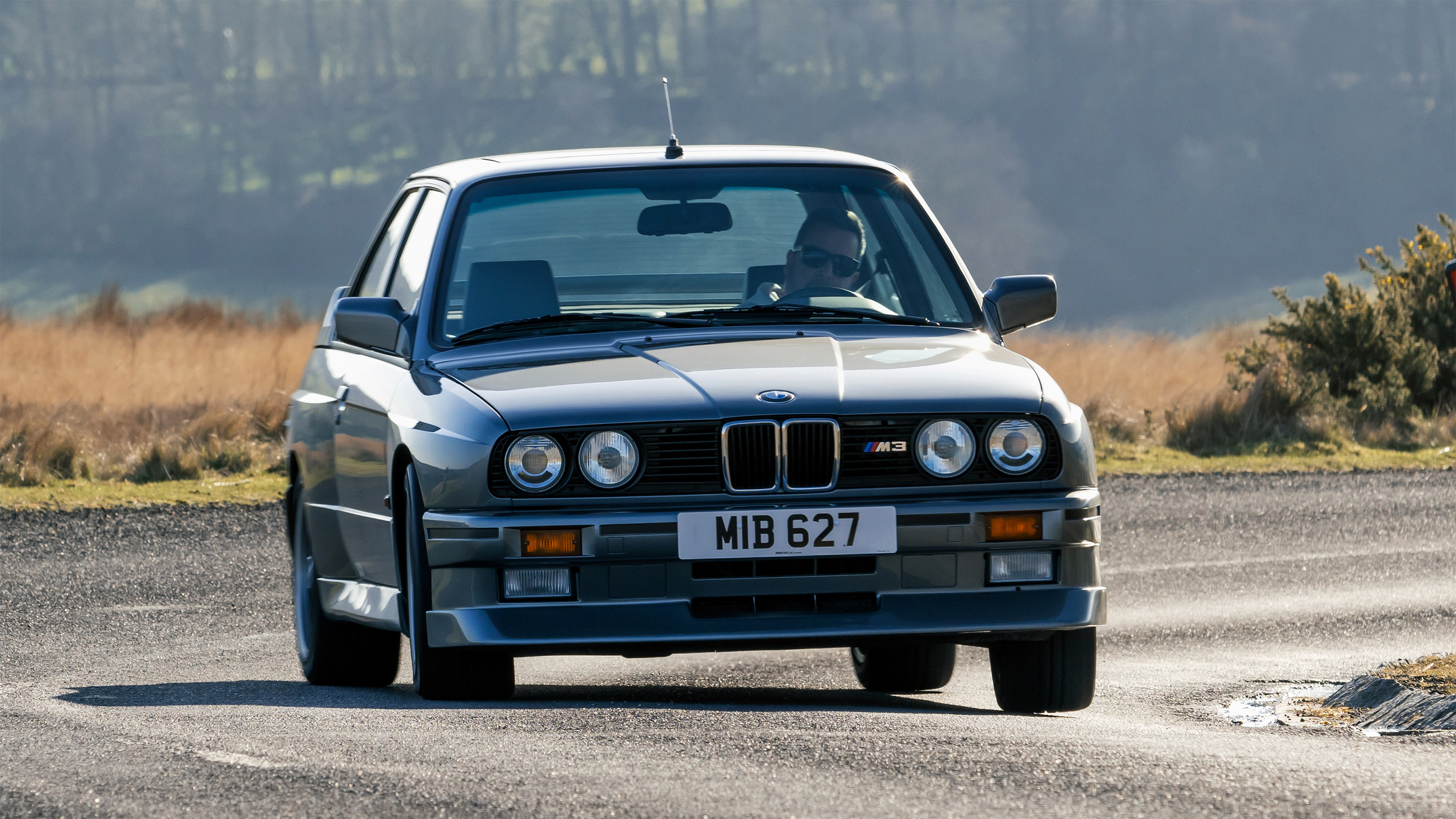 BMW E30 M3 – front