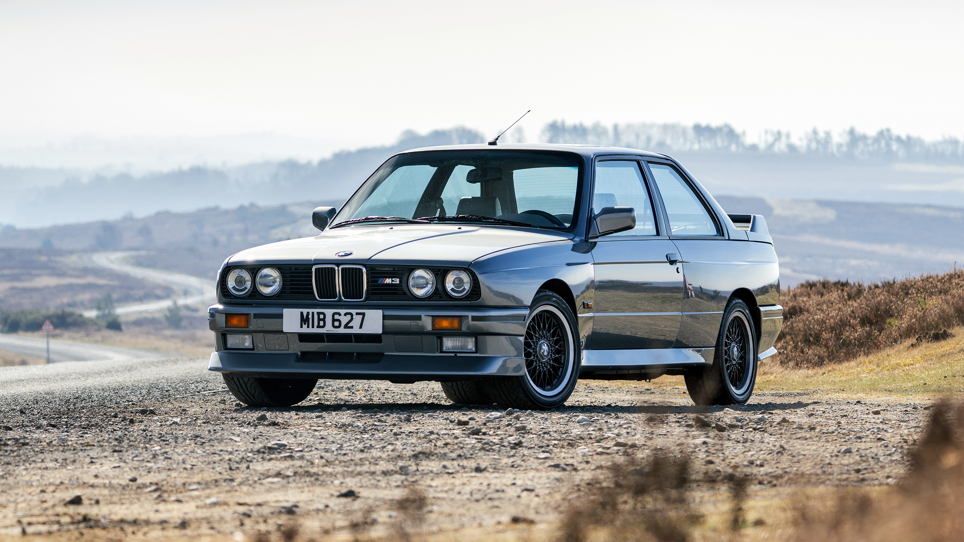 BMW E30 M3 – front